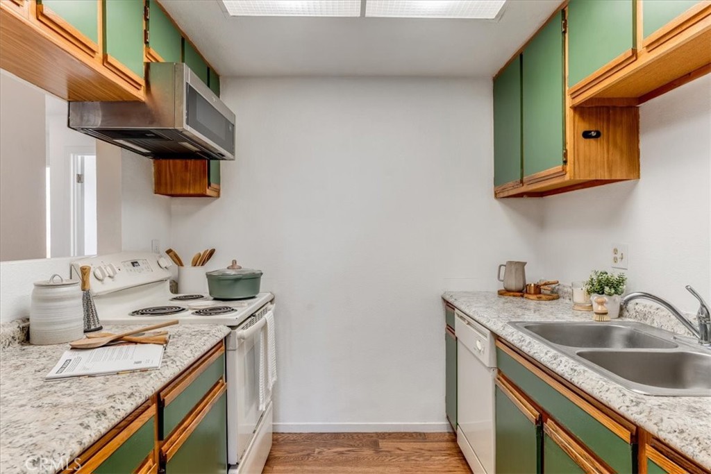 1025 Southwood