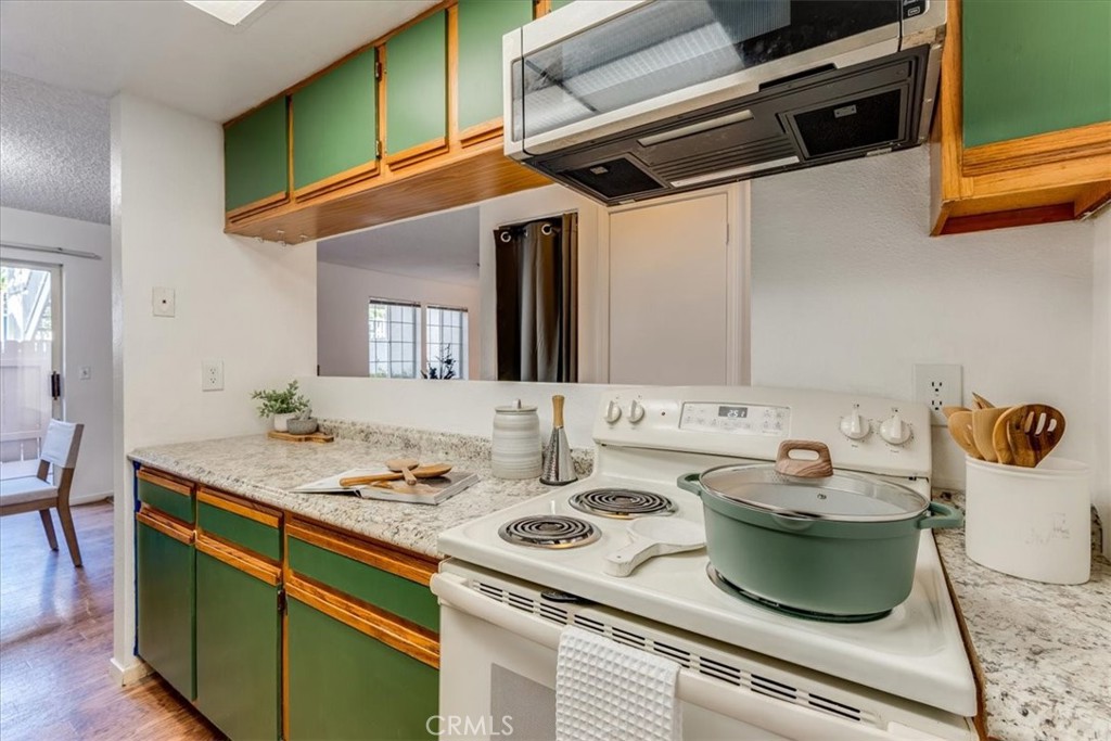 1025 Southwood