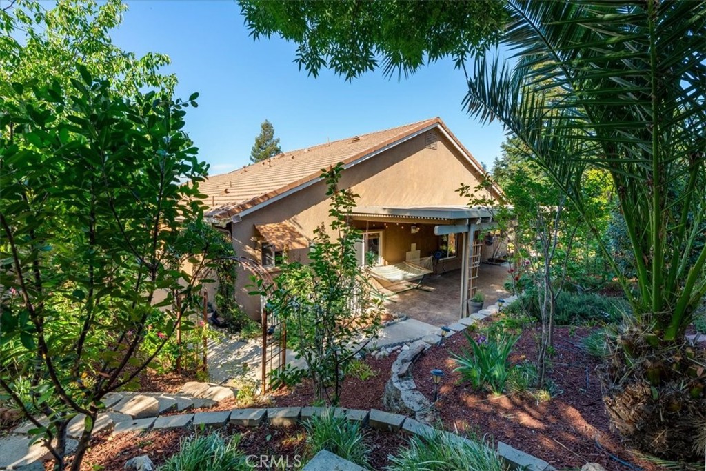 322 Montebello Oaks