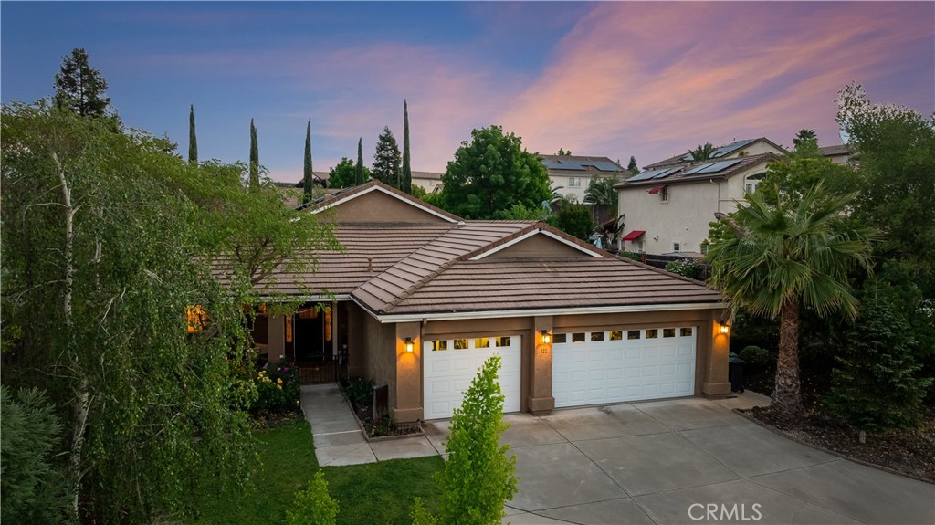 322 Montebello Oaks
