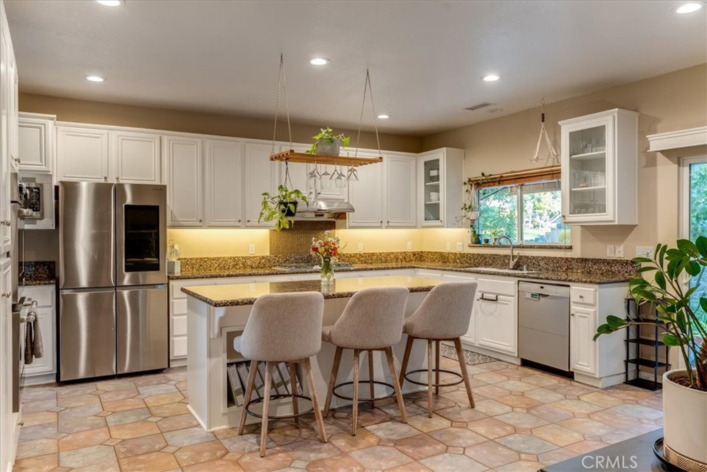 322 Montebello Oaks