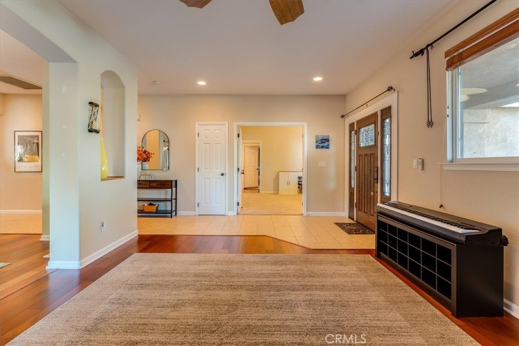 322 Montebello Oaks