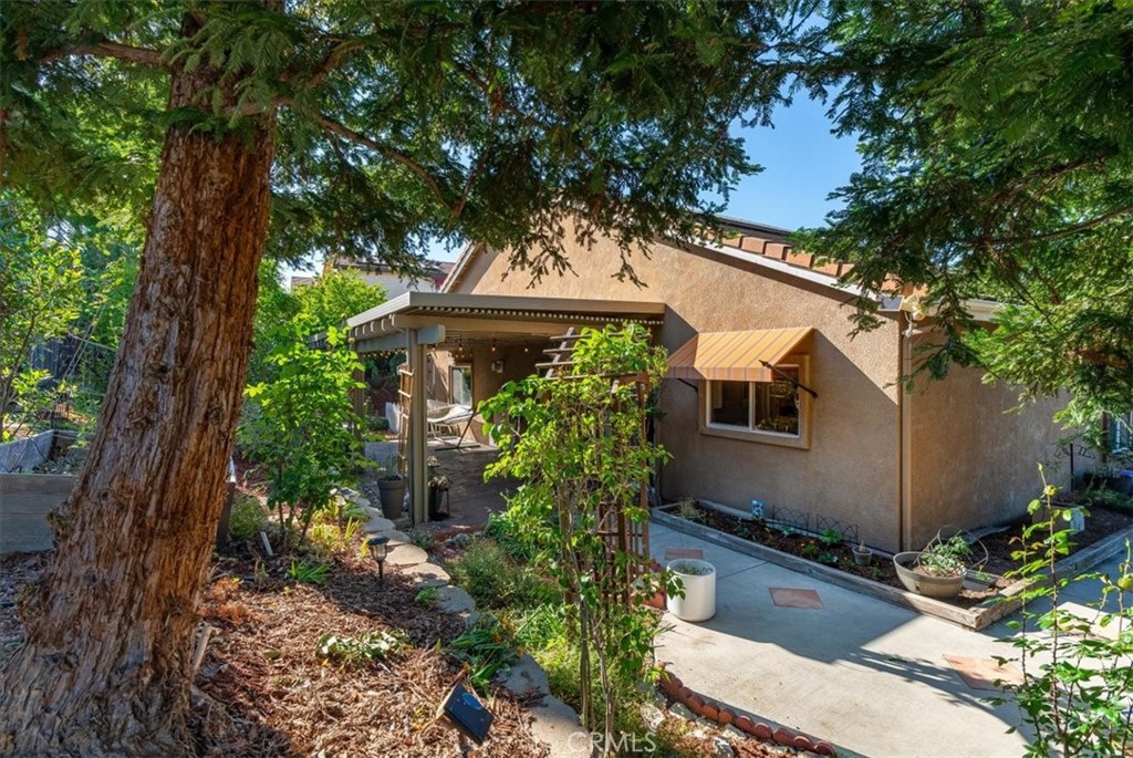 322 Montebello Oaks