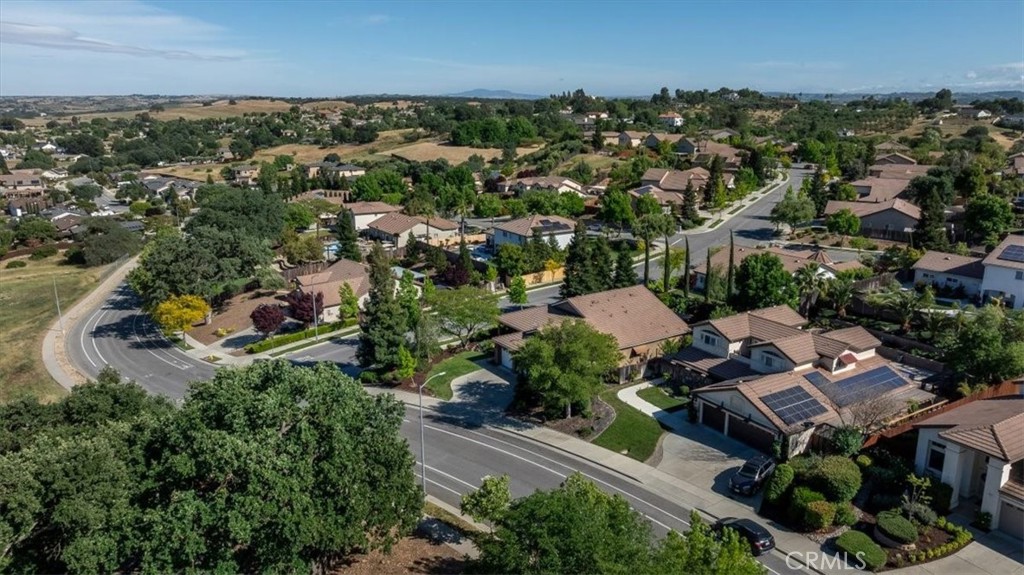 322 Montebello Oaks