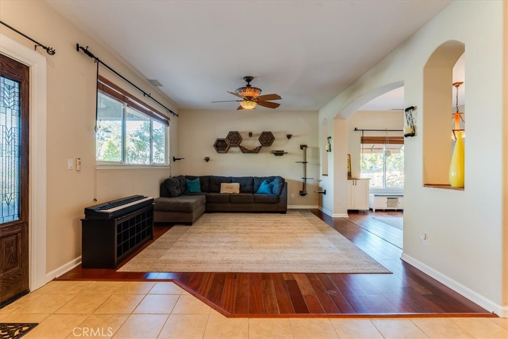 322 Montebello Oaks
