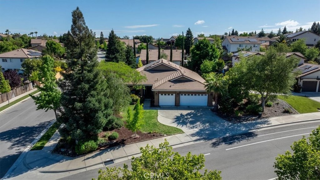 322 Montebello Oaks