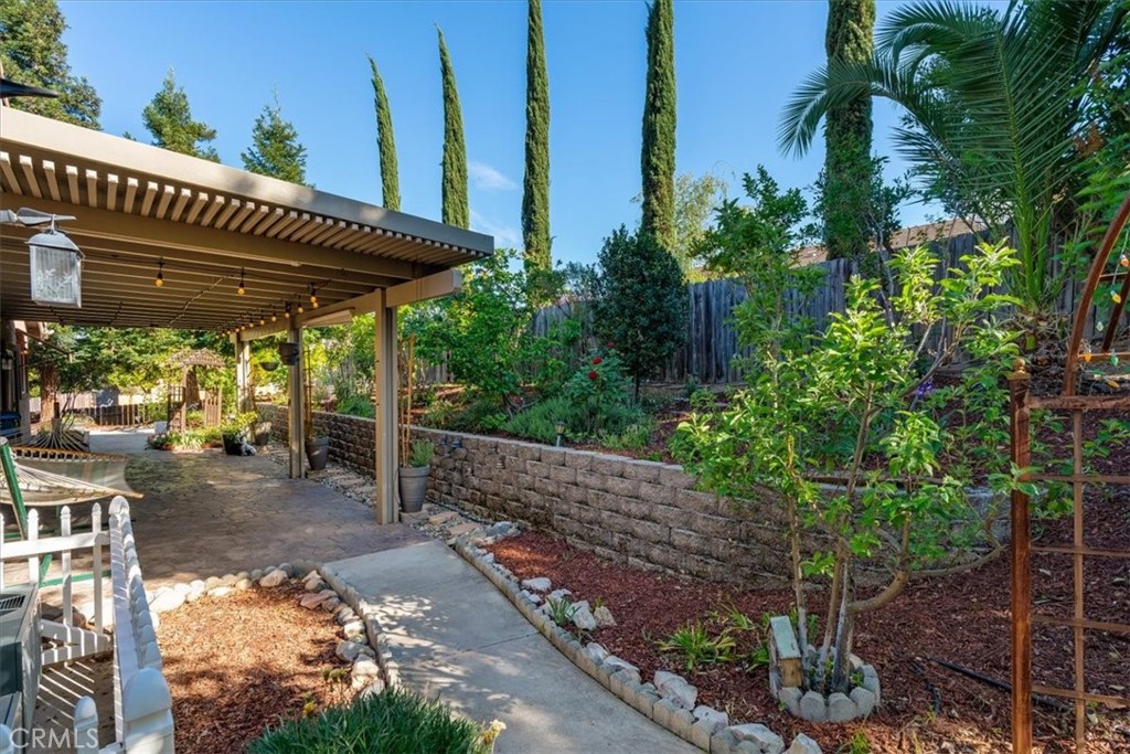 322 Montebello Oaks