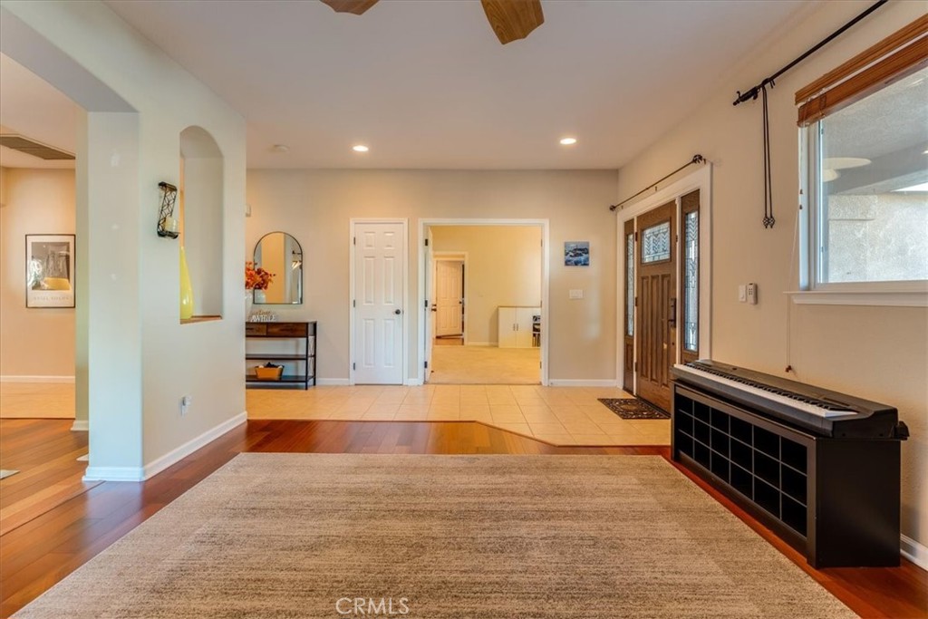 322 Montebello Oaks