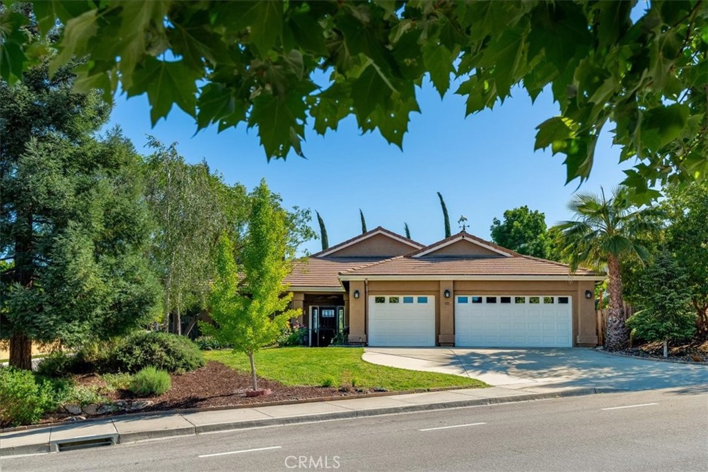 322 Montebello Oaks