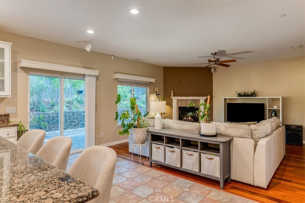 322 Montebello Oaks