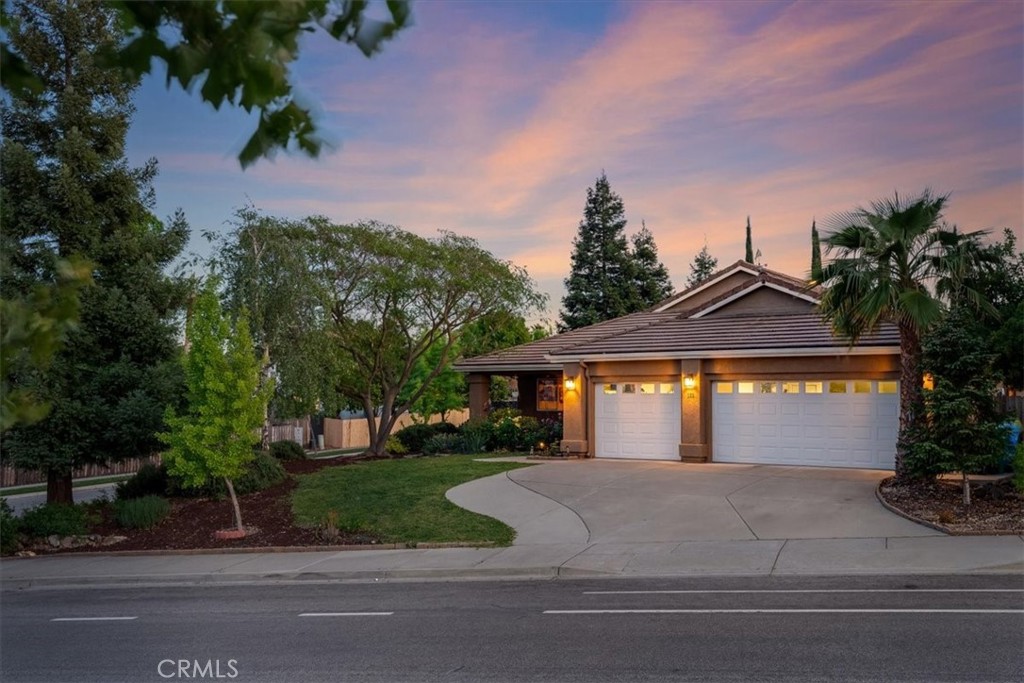 322 Montebello Oaks