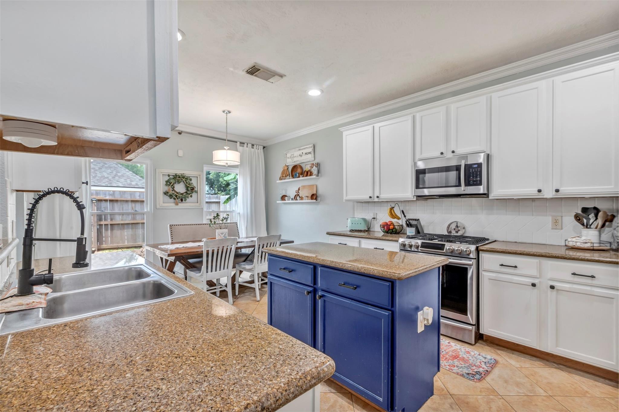 10010 Silverwood Way