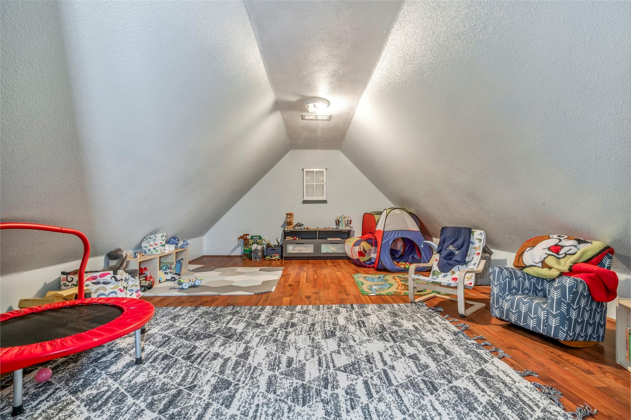 10010 Silverwood Way