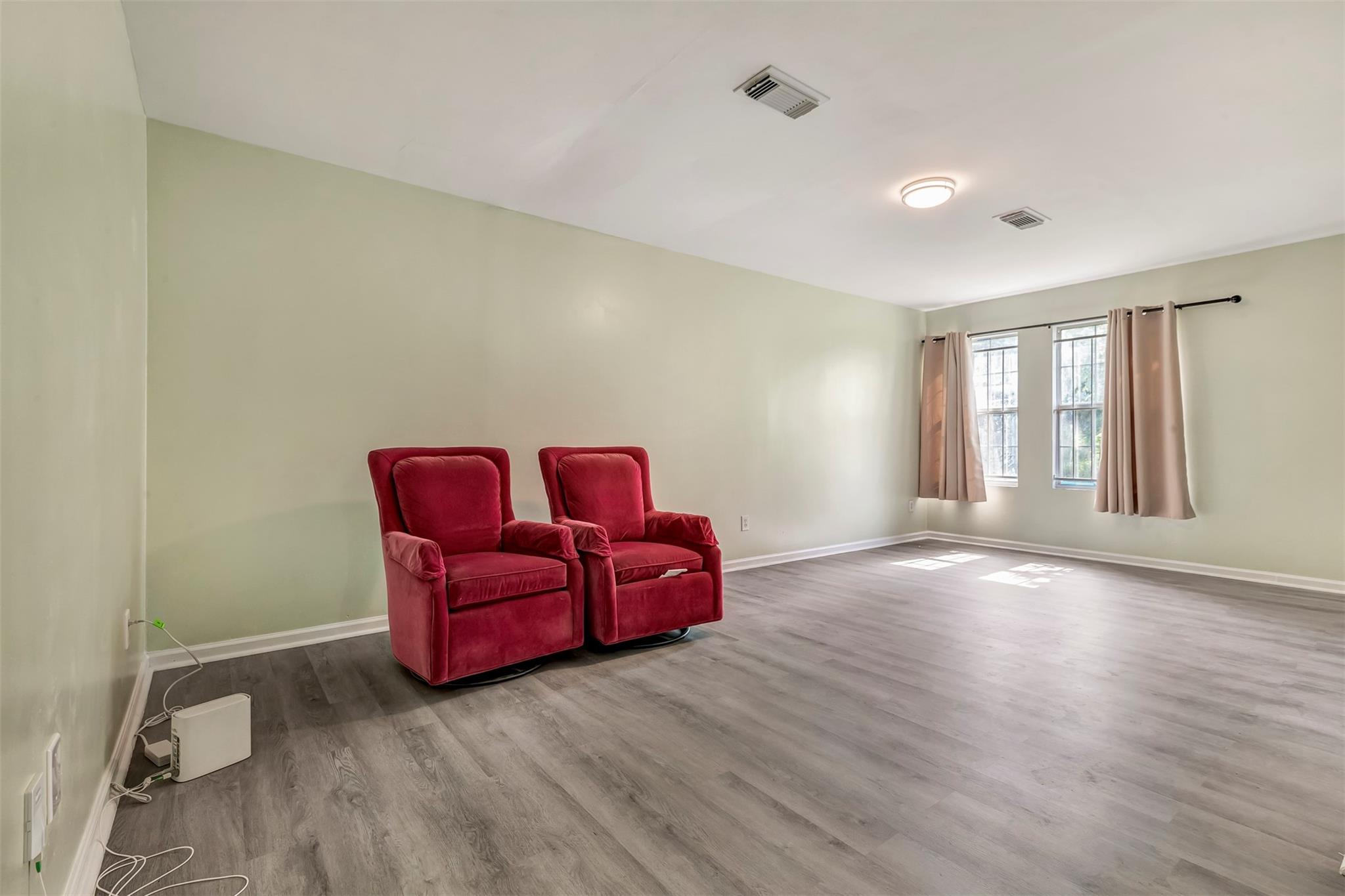1037 Wall Street