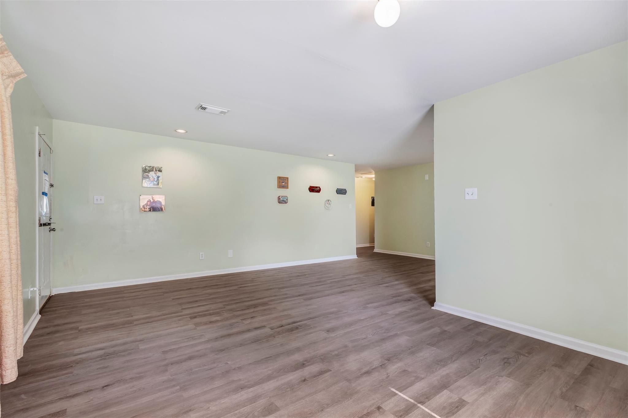 1037 Wall Street