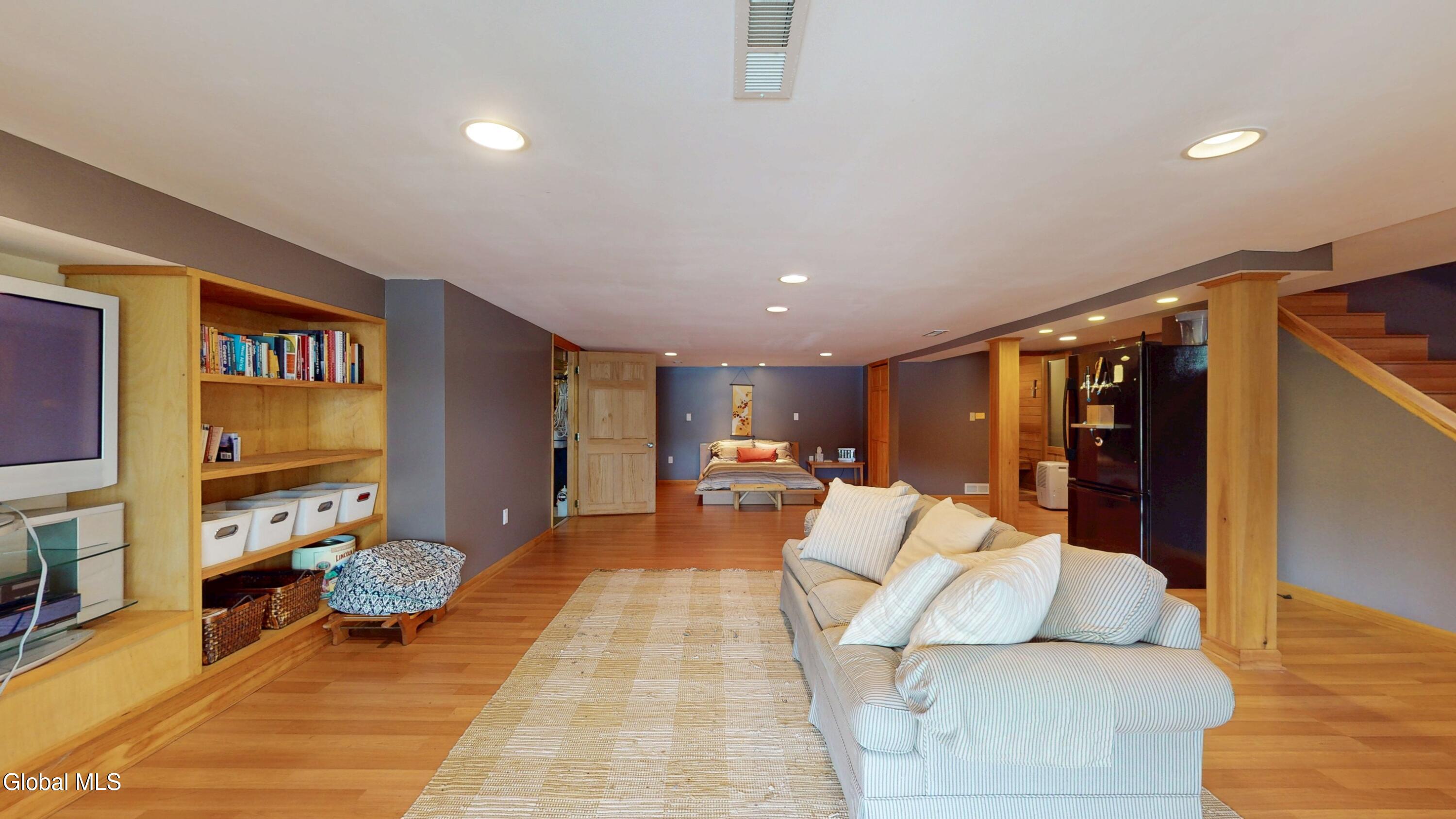 11 Coates Point Road