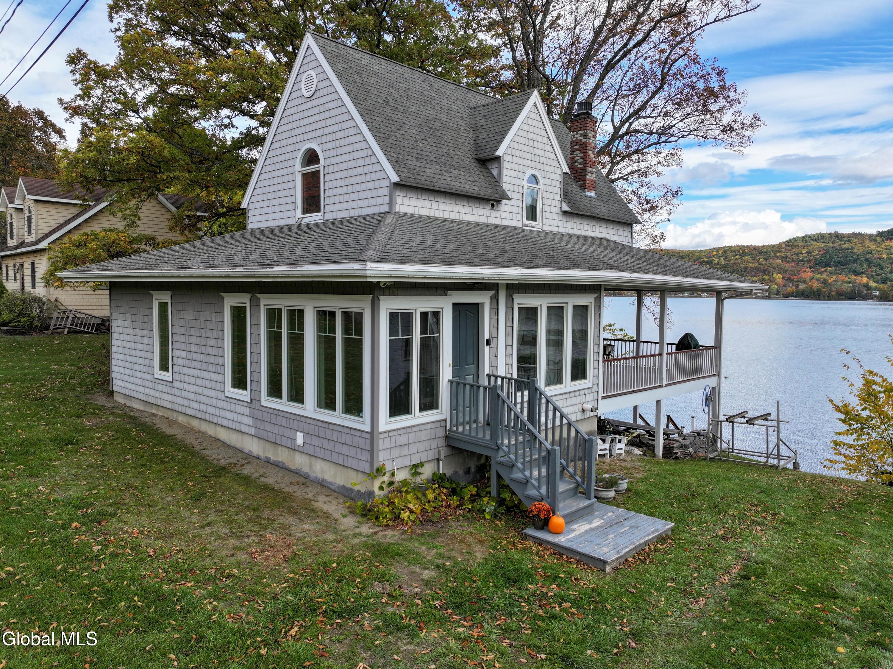 11 Coates Point Road