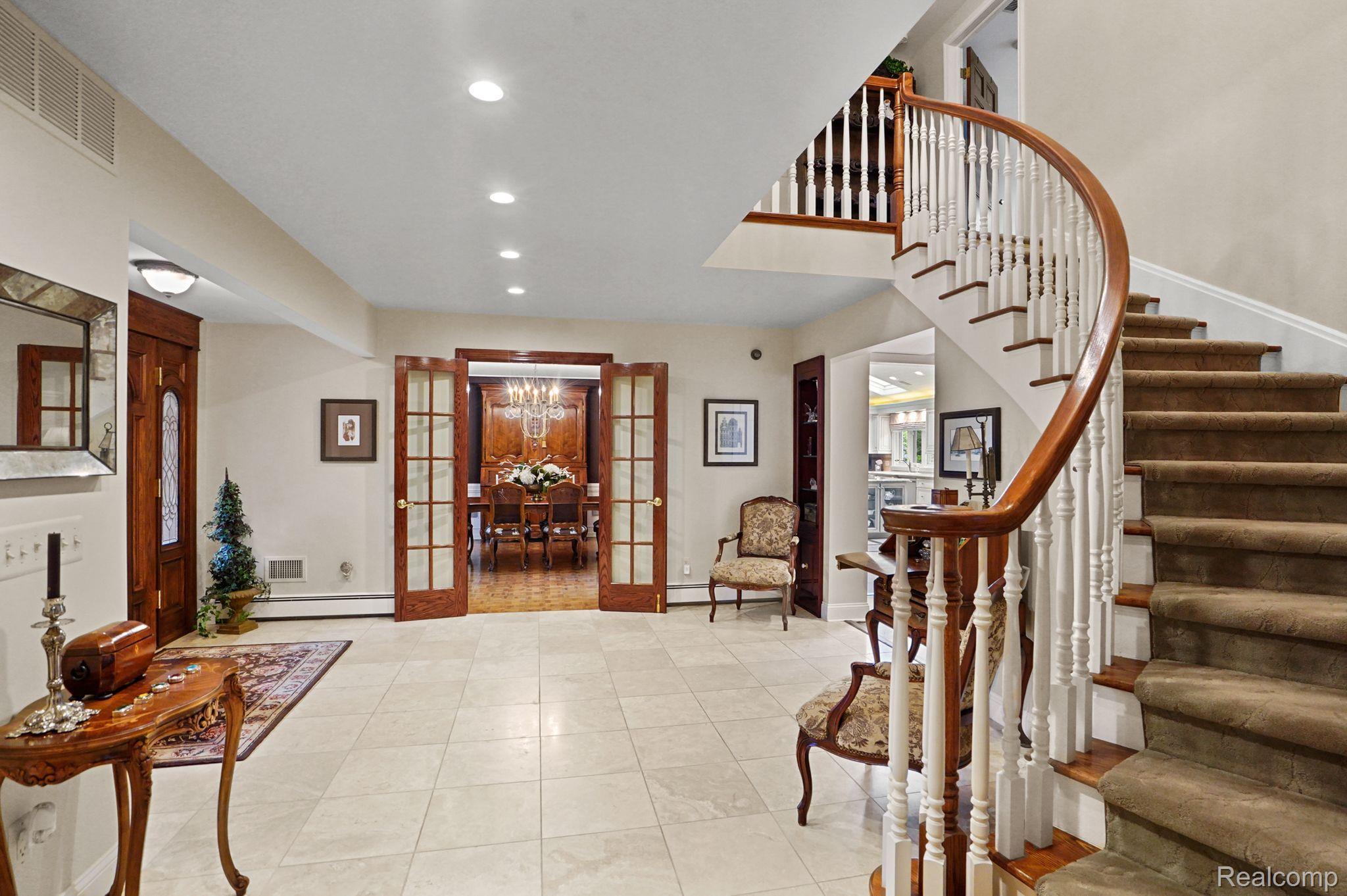900 TIMBERLAKE Drive