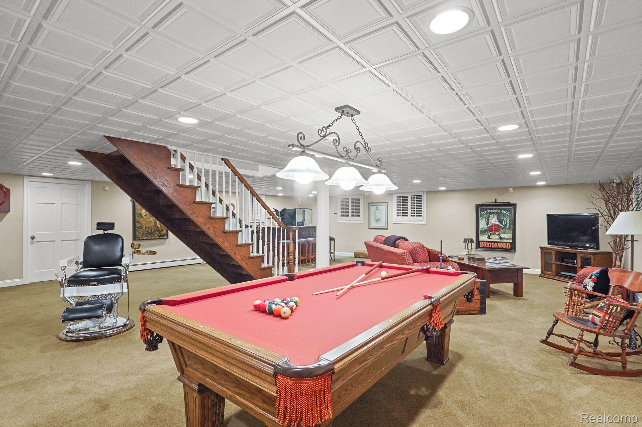 900 TIMBERLAKE Drive