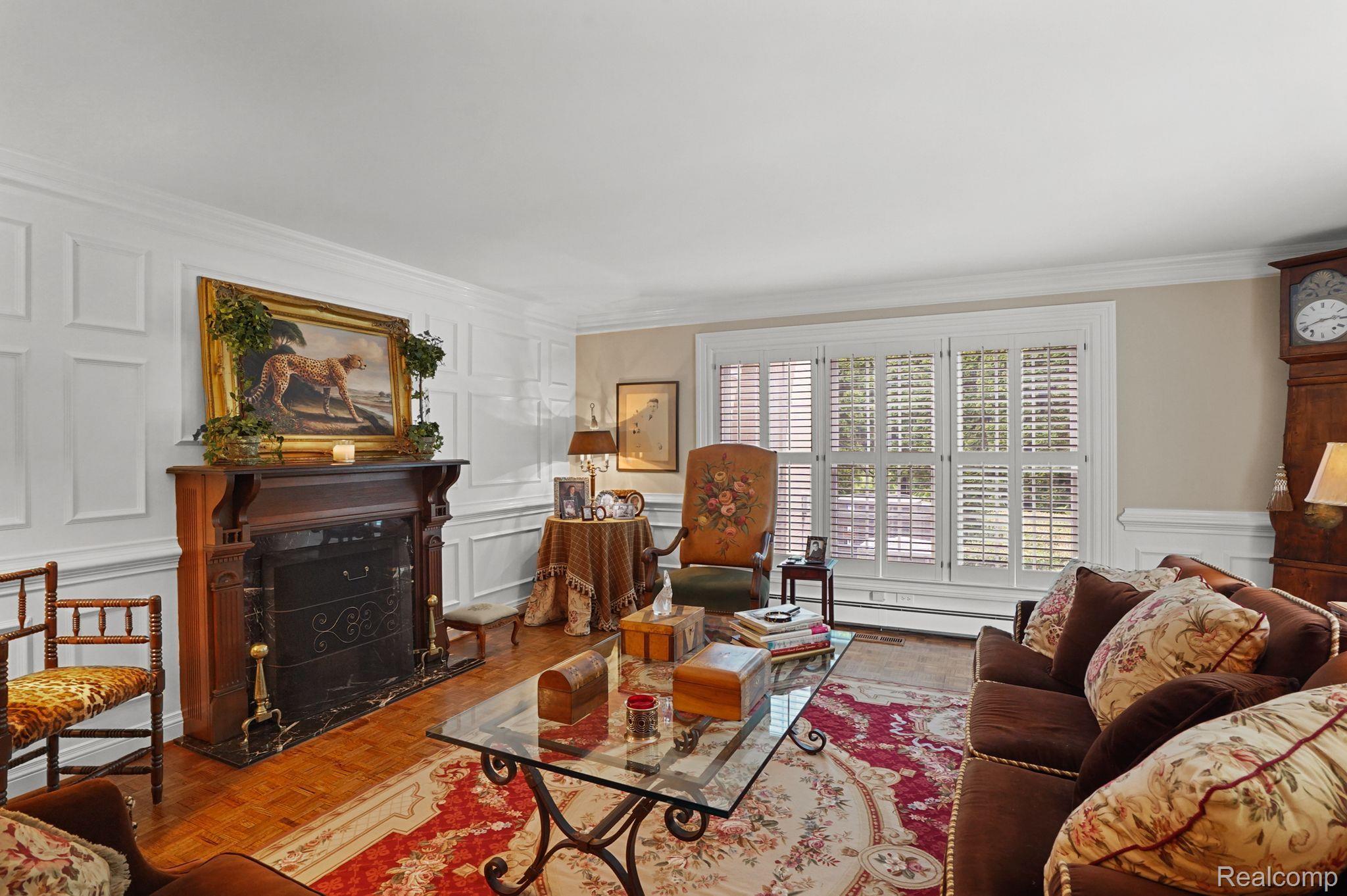 900 TIMBERLAKE Drive