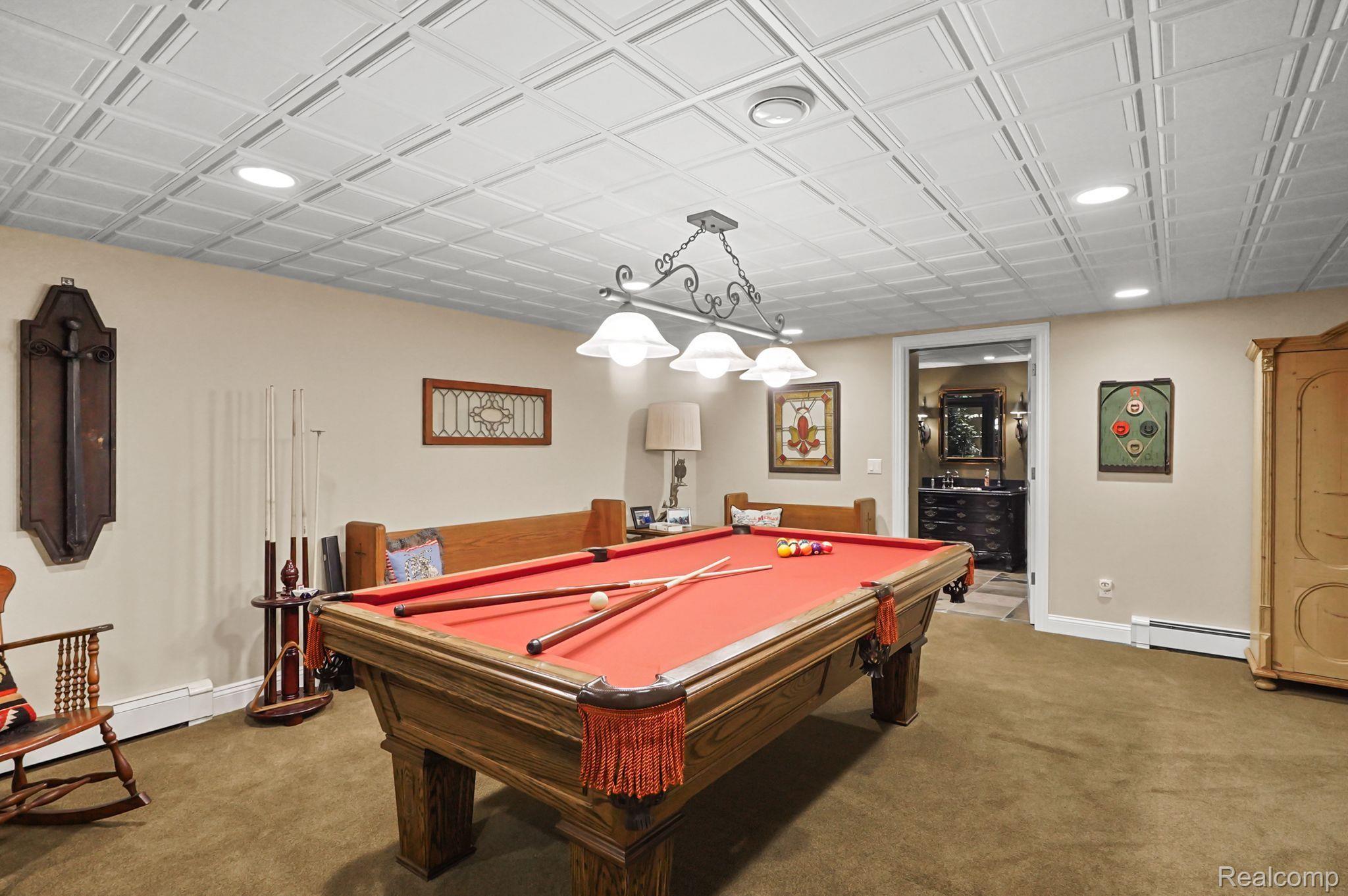 900 TIMBERLAKE Drive