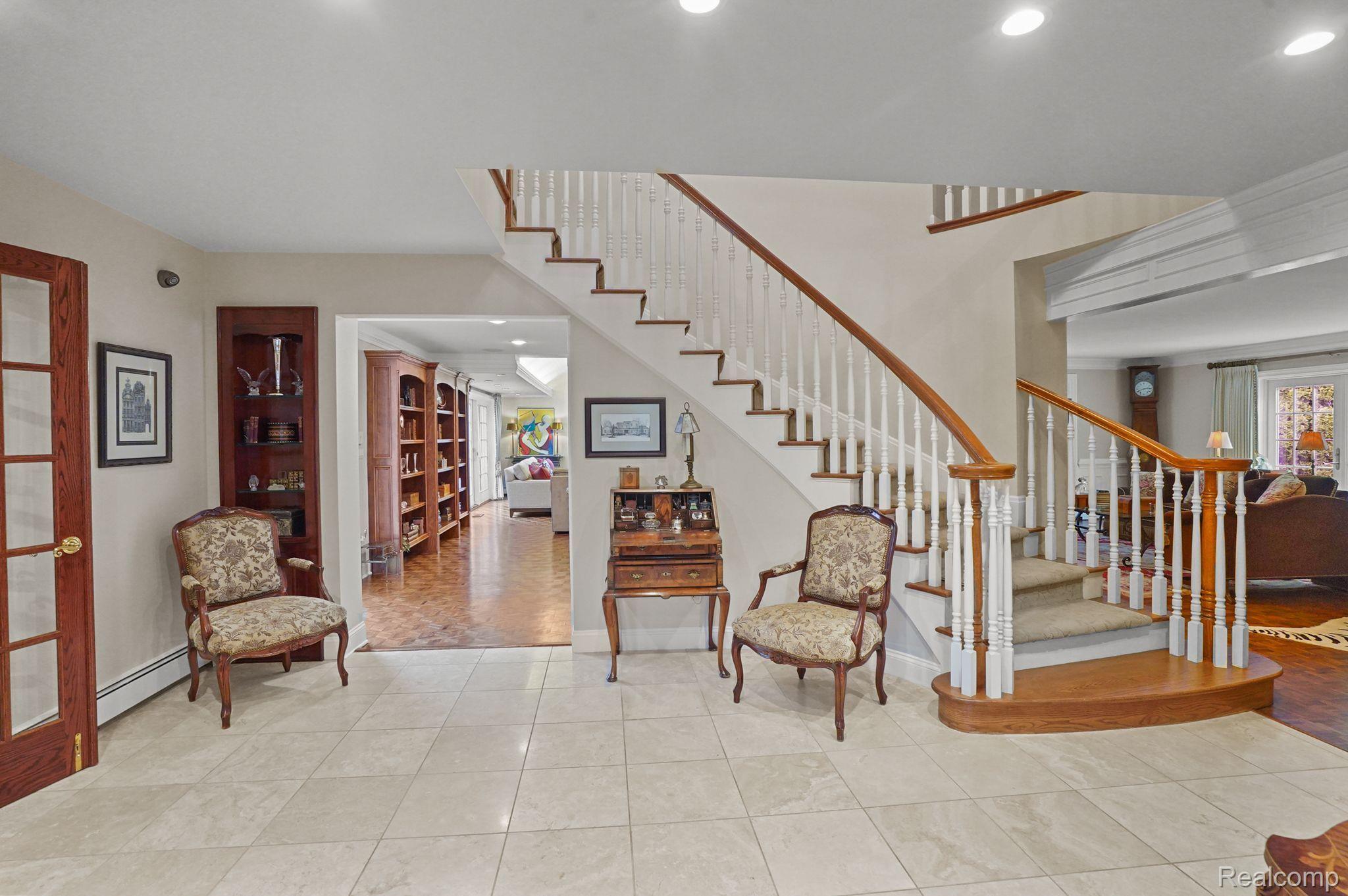 900 TIMBERLAKE Drive