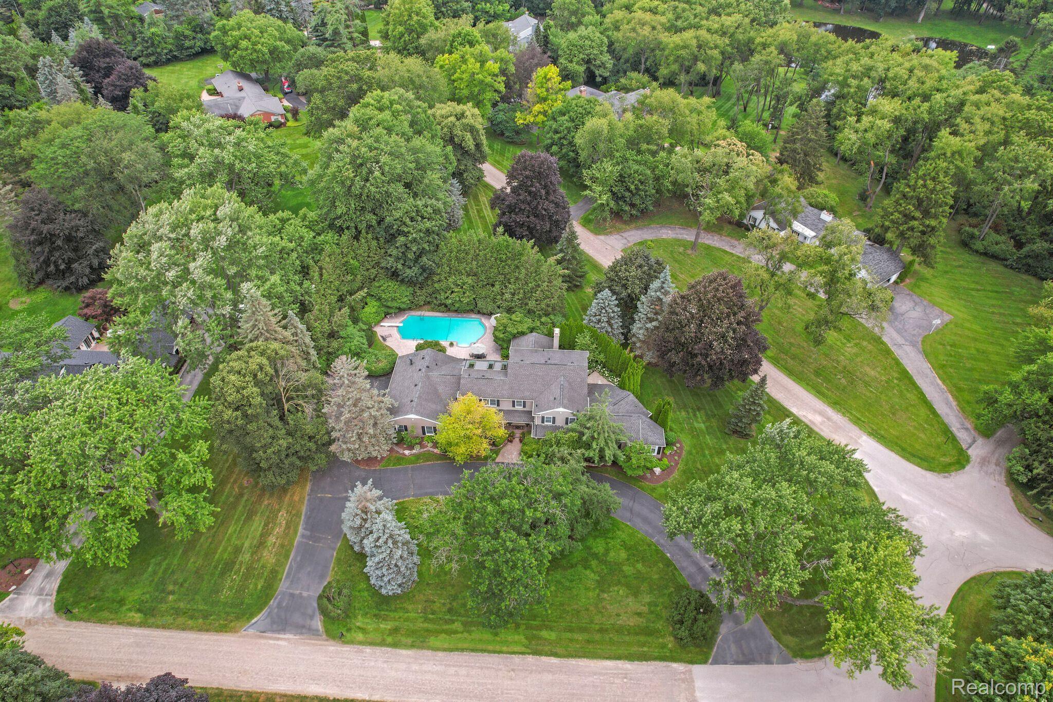 900 TIMBERLAKE Drive