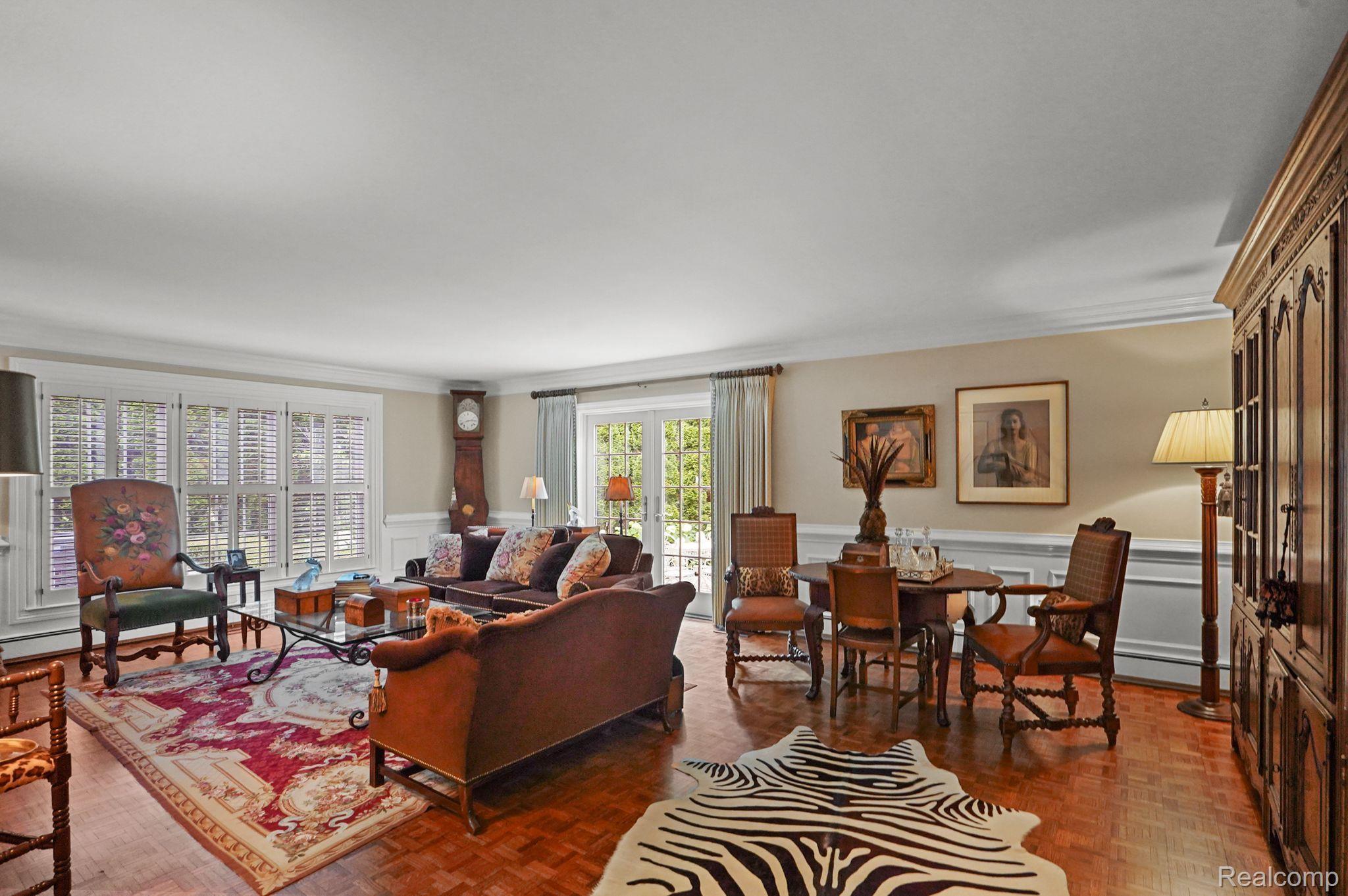 900 TIMBERLAKE Drive