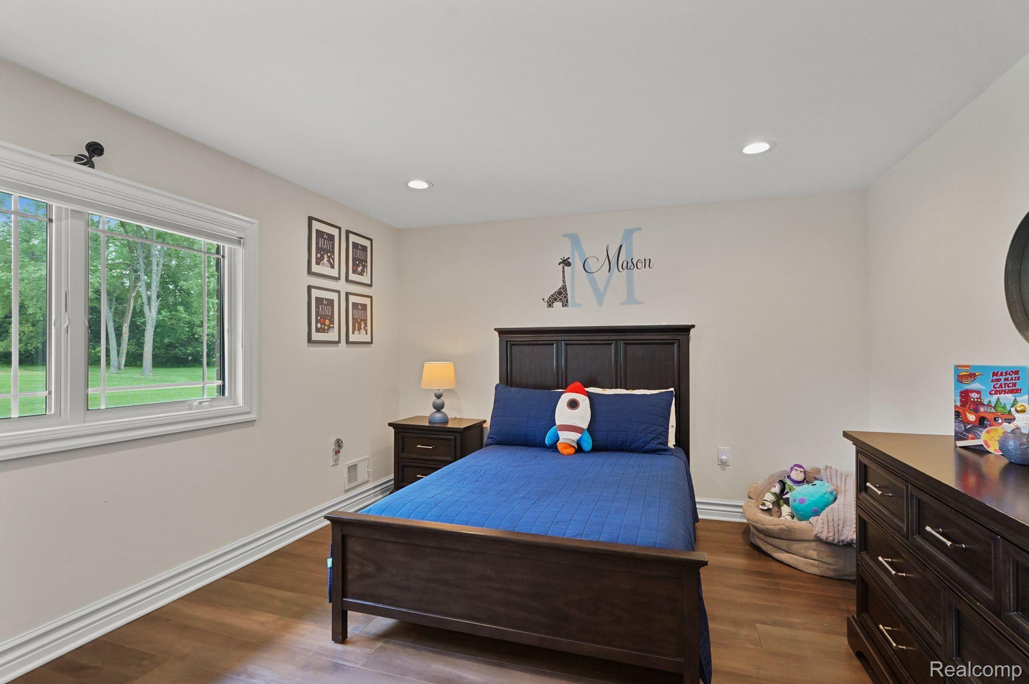 30290 WOODSIDE Court