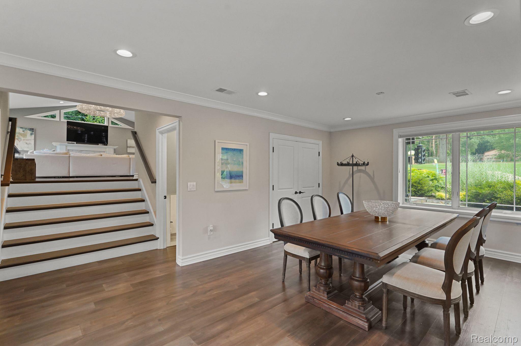 30290 WOODSIDE Court
