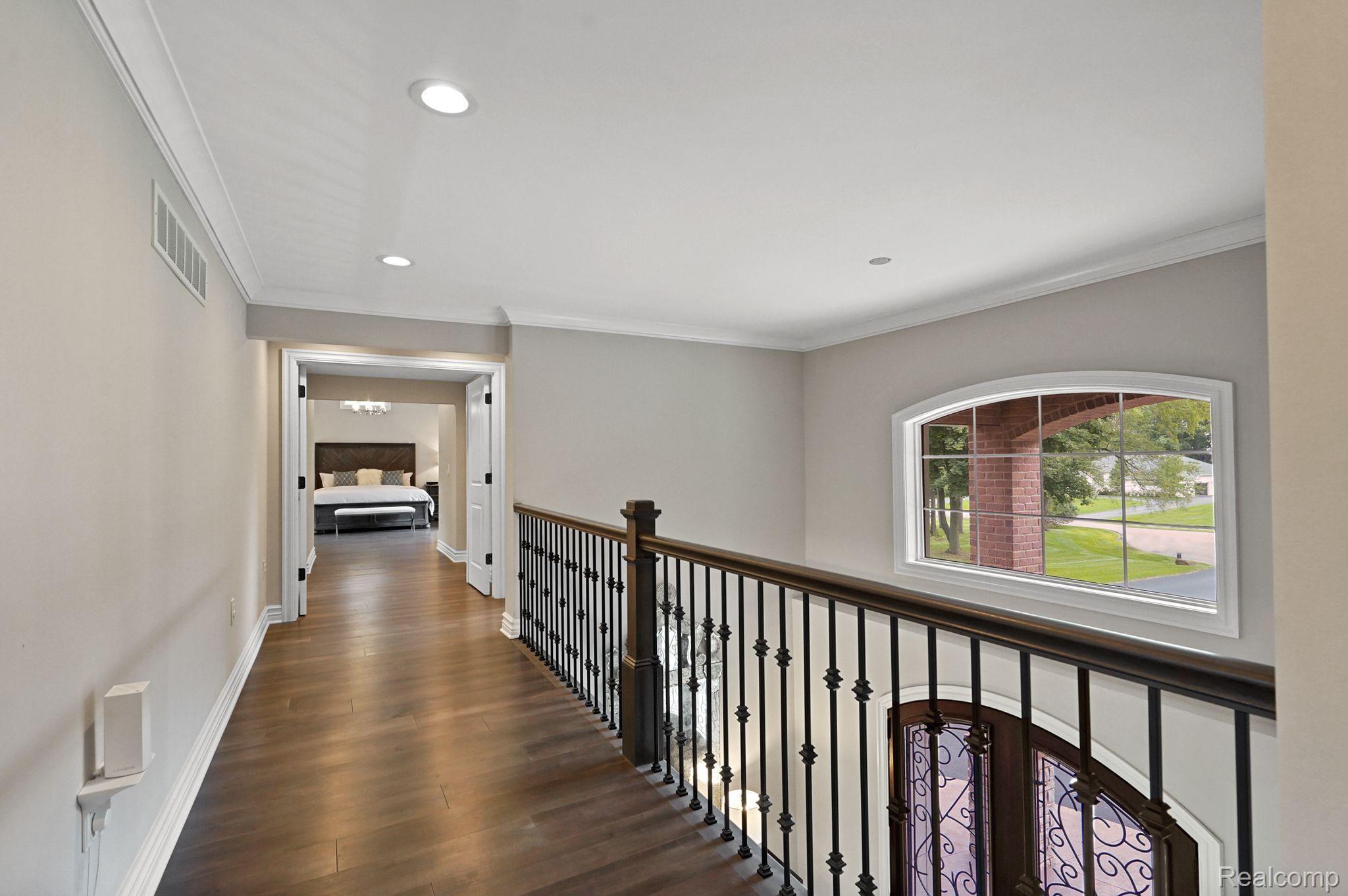 30290 WOODSIDE Court