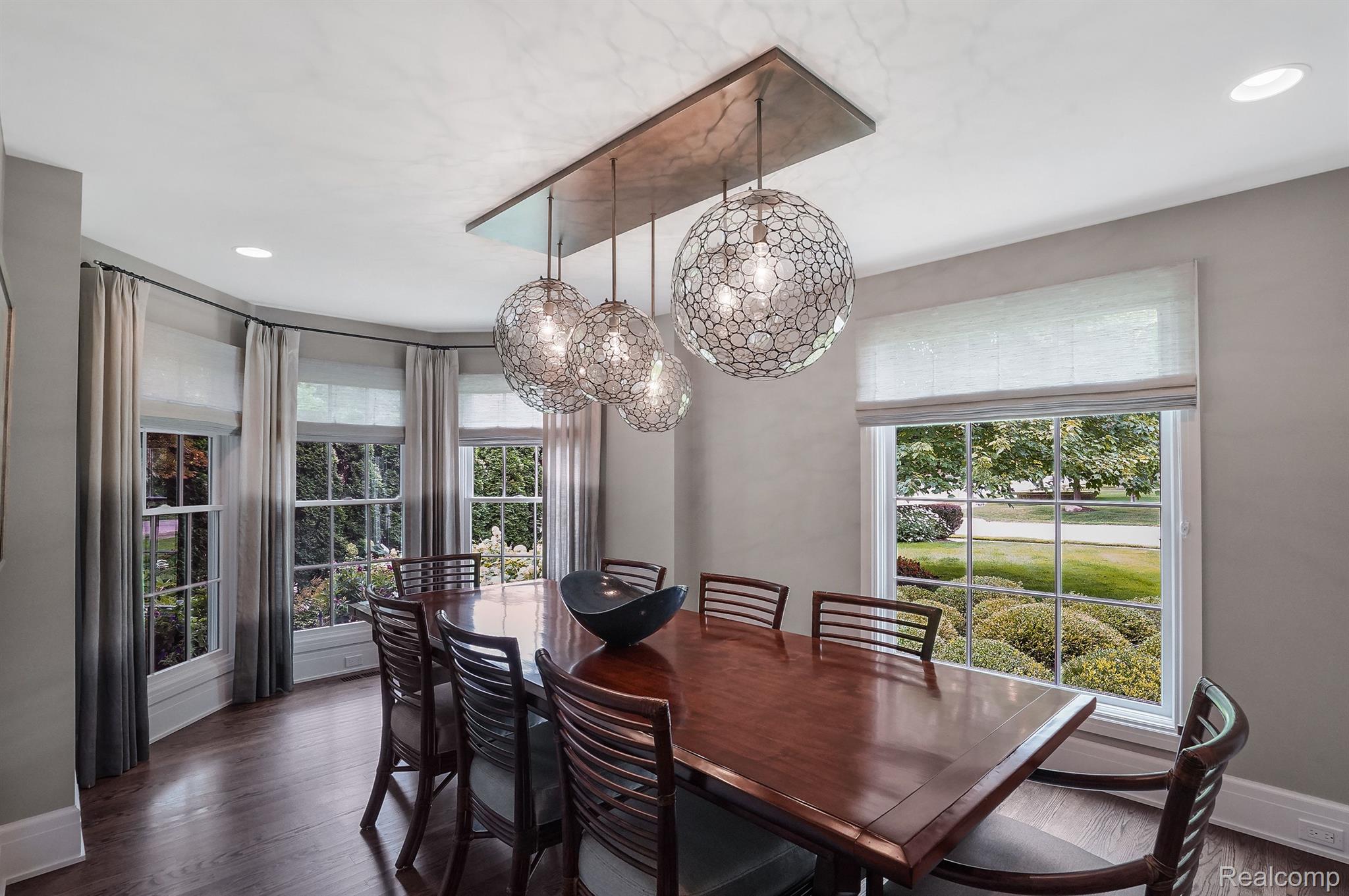 908 CHESTERFIELD Avenue