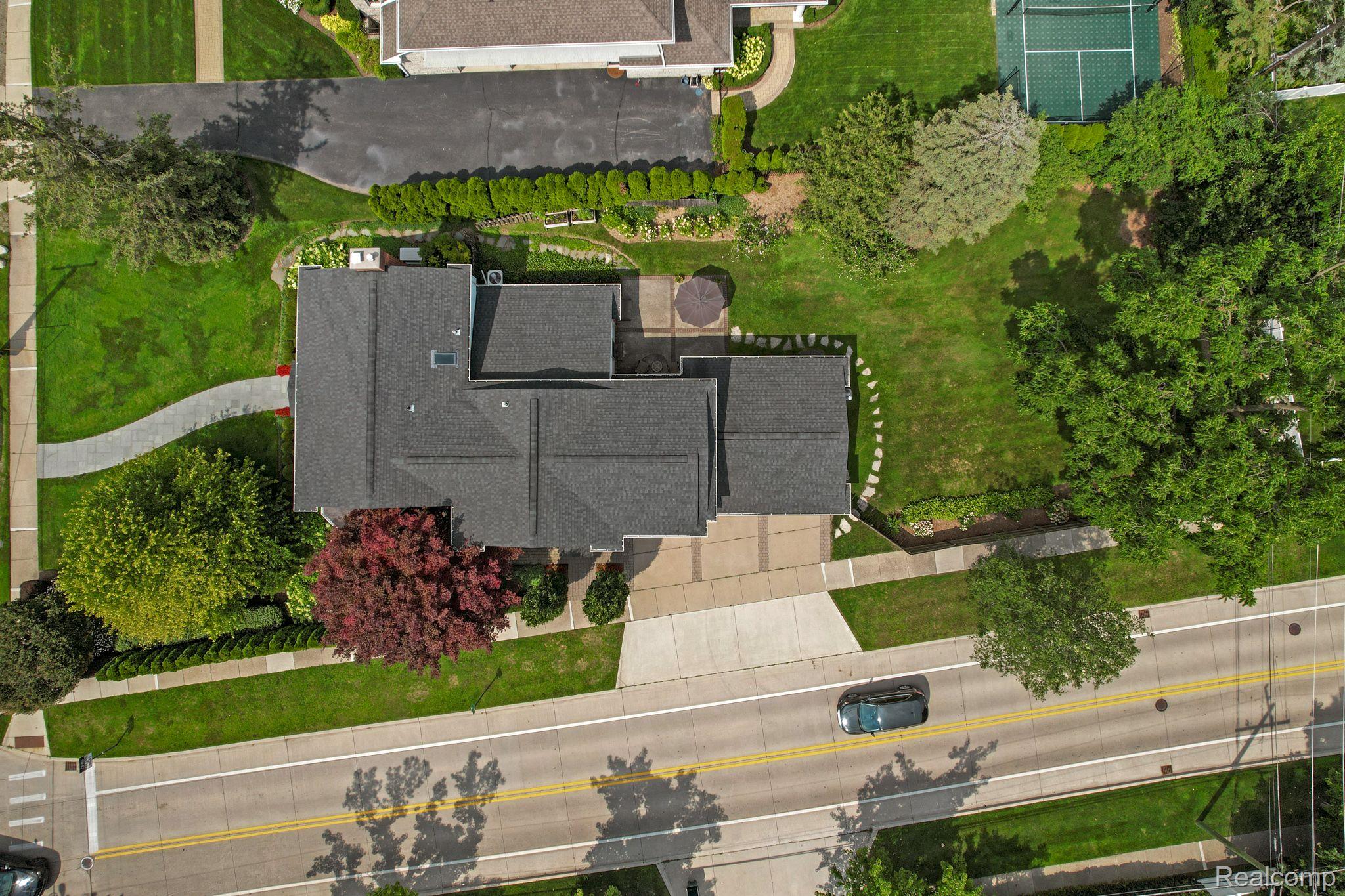 908 CHESTERFIELD Avenue