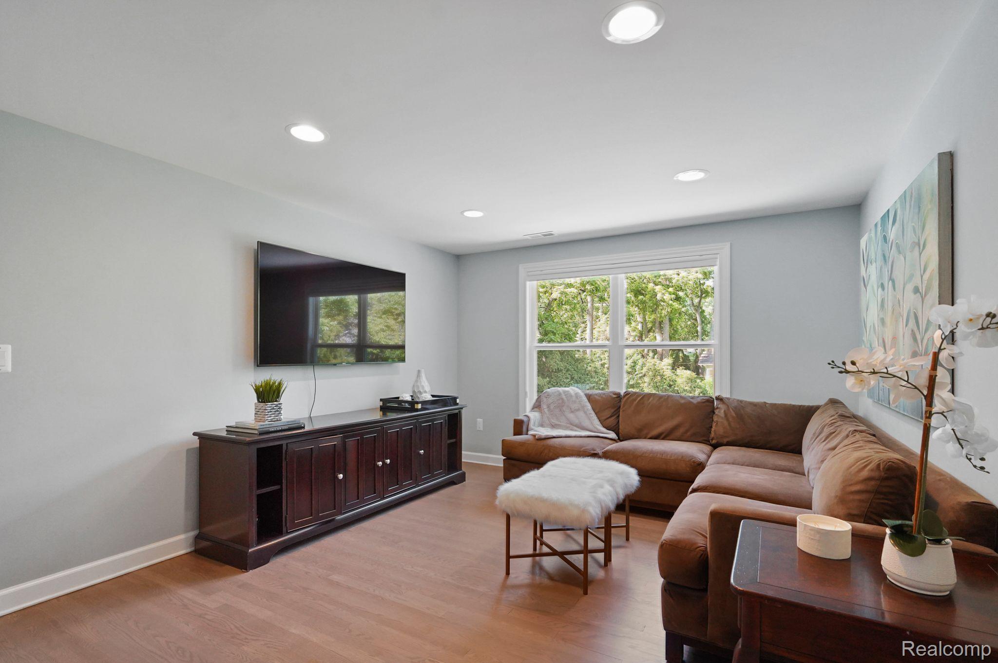 800 WILLOWAY ESTATES Drive