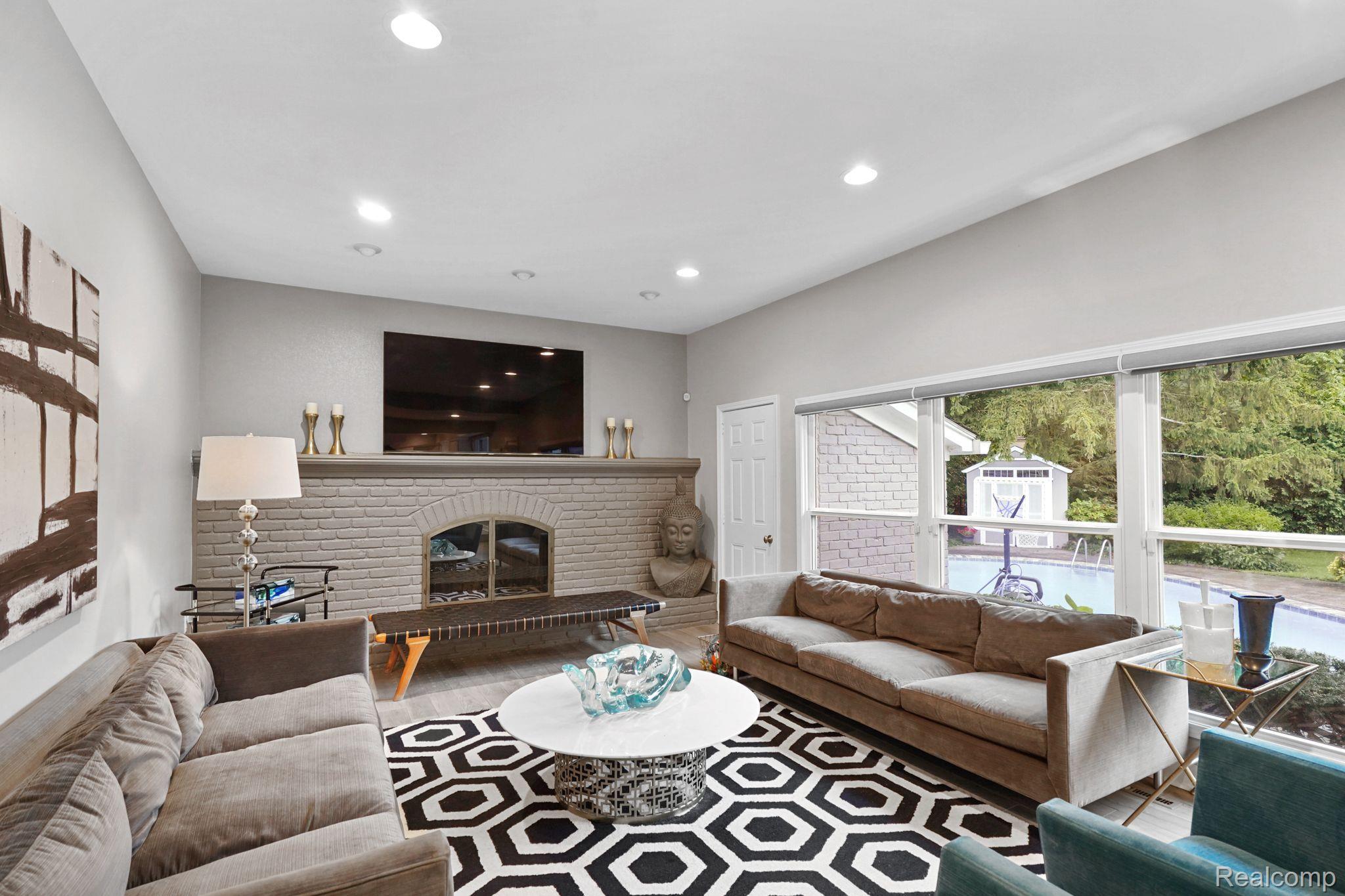 800 WILLOWAY ESTATES Drive