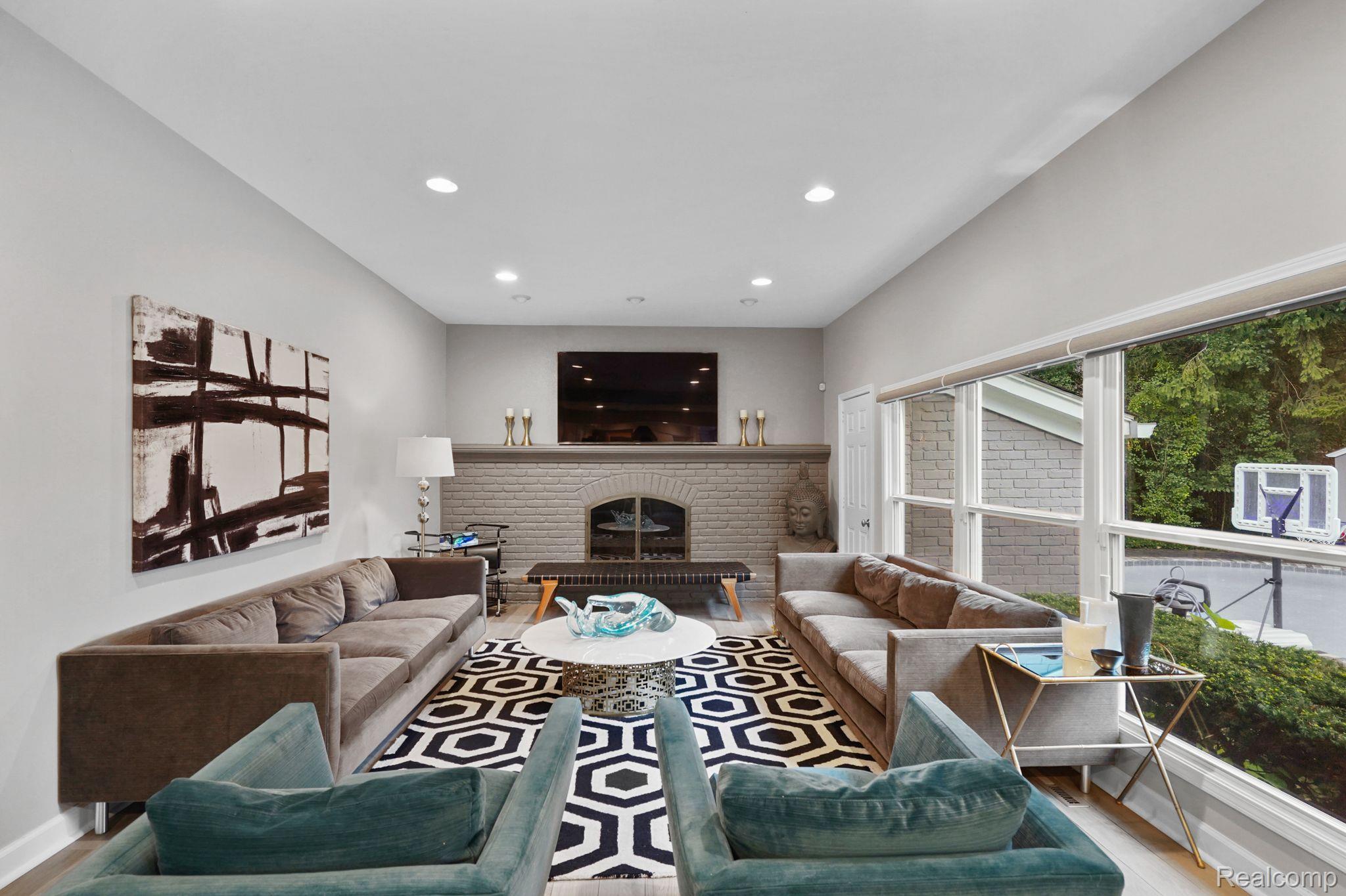 800 WILLOWAY ESTATES Drive