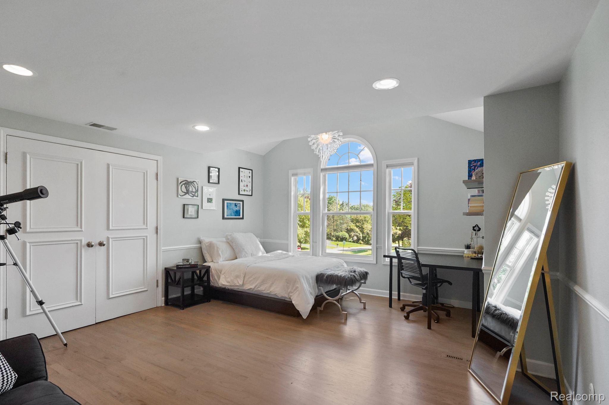800 WILLOWAY ESTATES Drive