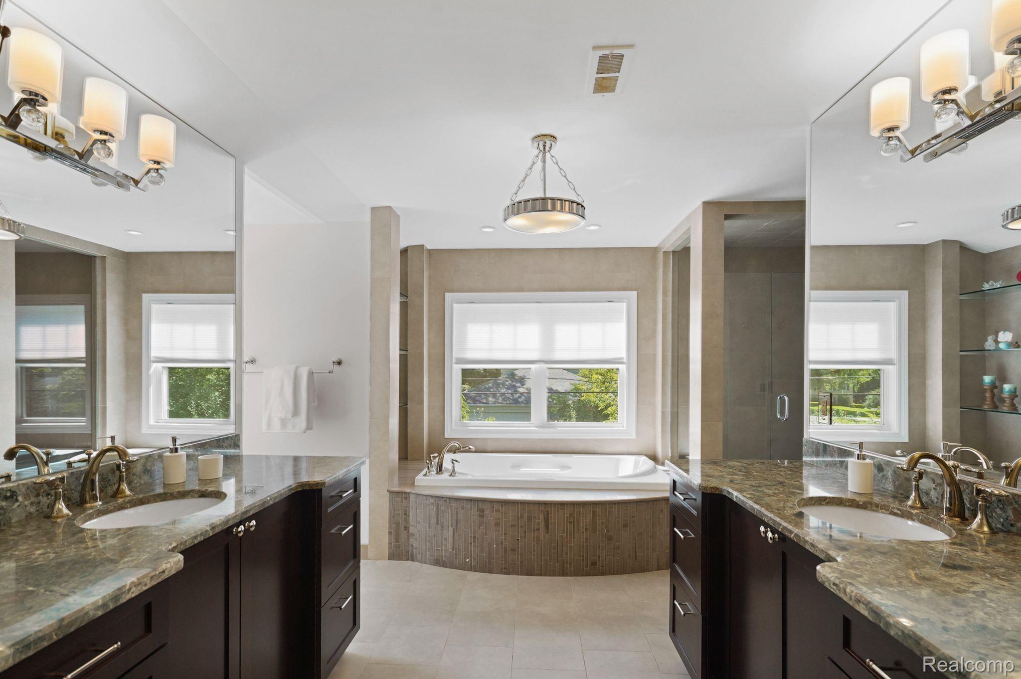 800 WILLOWAY ESTATES Drive