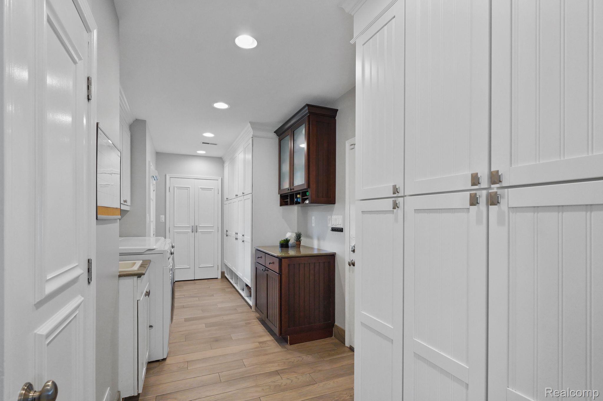 800 WILLOWAY ESTATES Drive