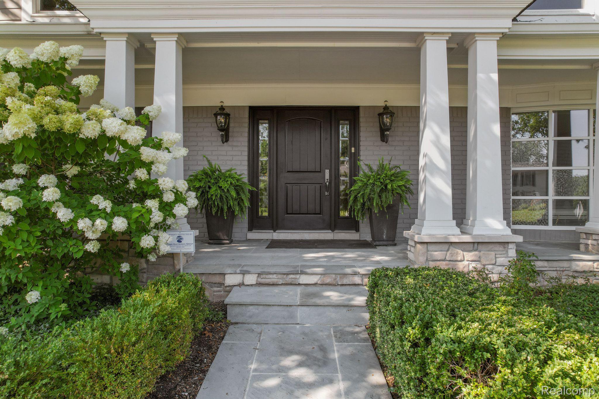 800 WILLOWAY ESTATES Drive