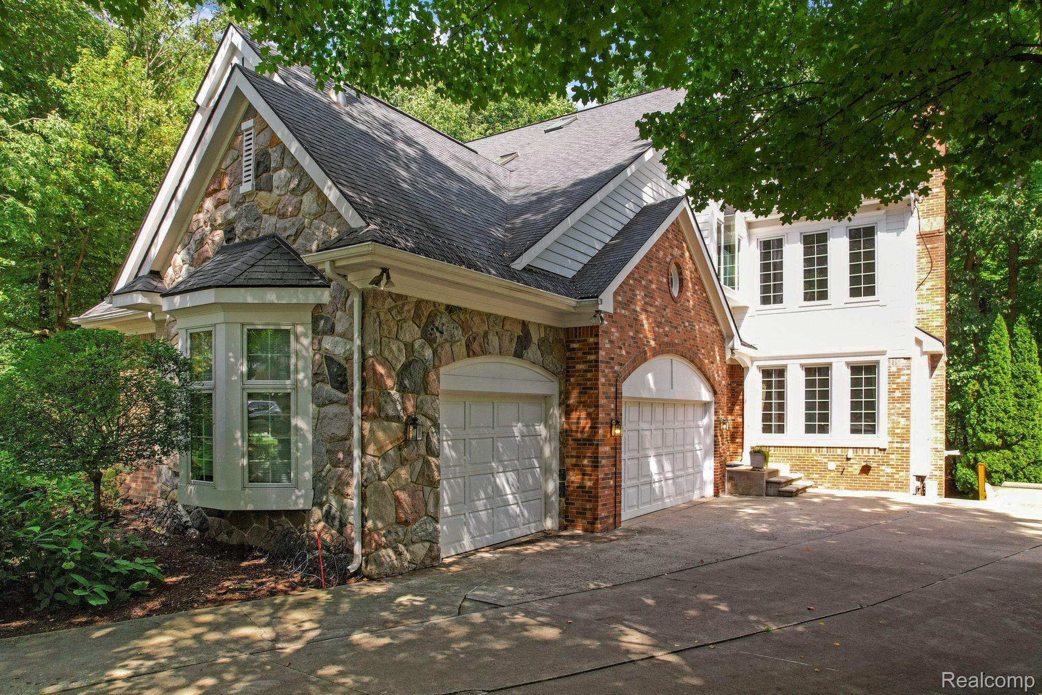 6212 BROMLEY Court