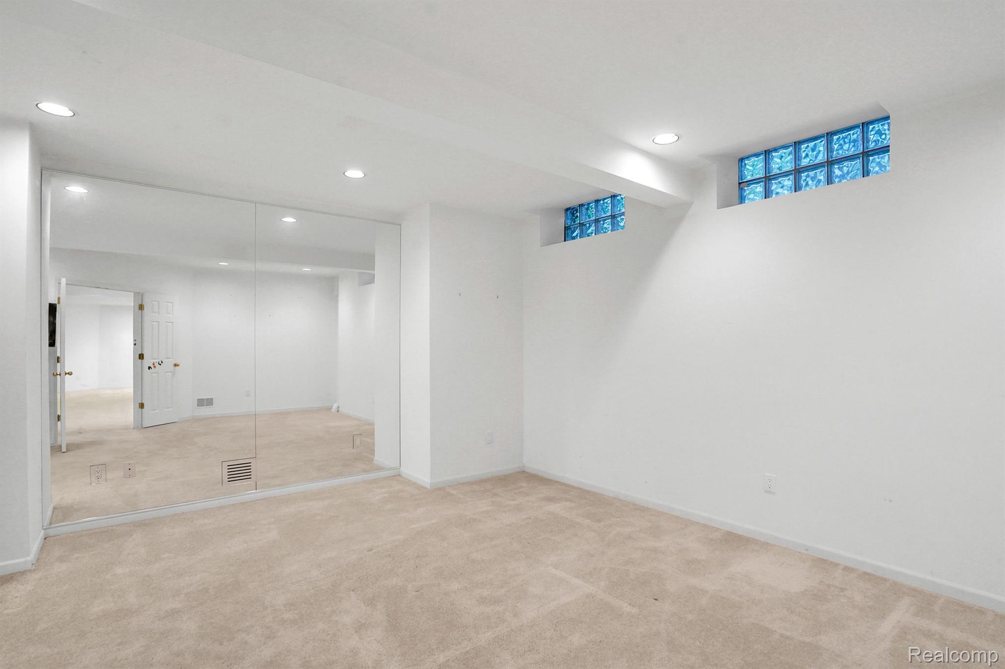 6212 BROMLEY Court