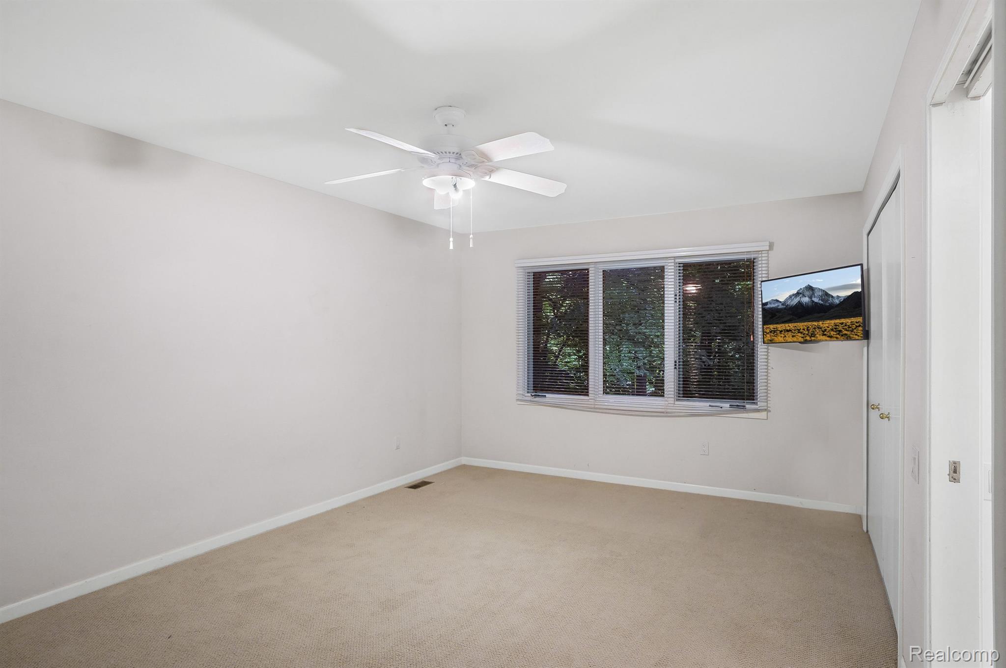 6212 BROMLEY Court