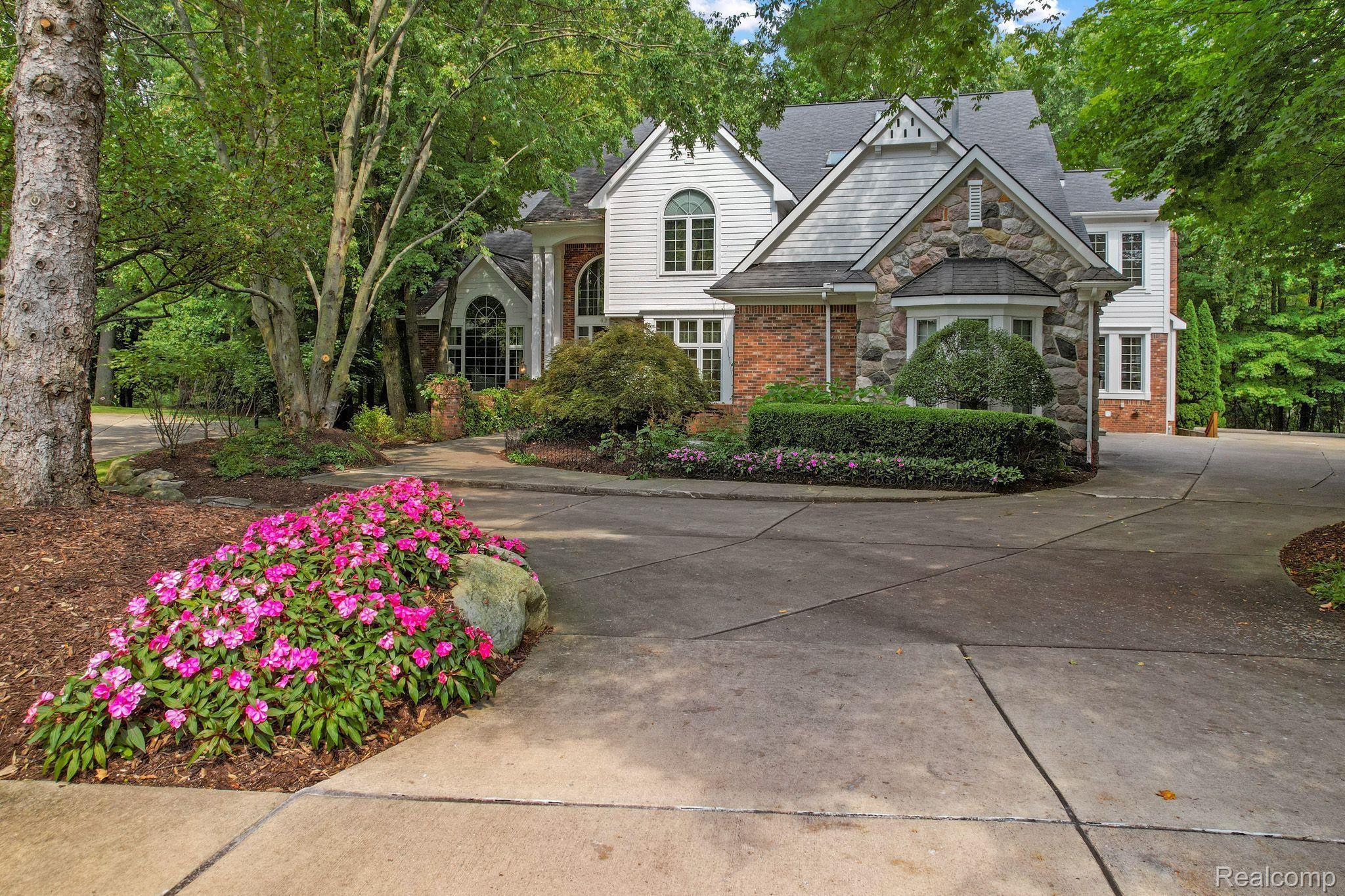 6212 BROMLEY Court