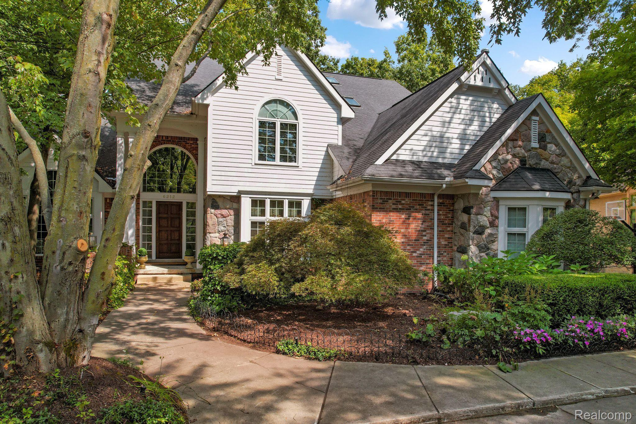 6212 BROMLEY Court