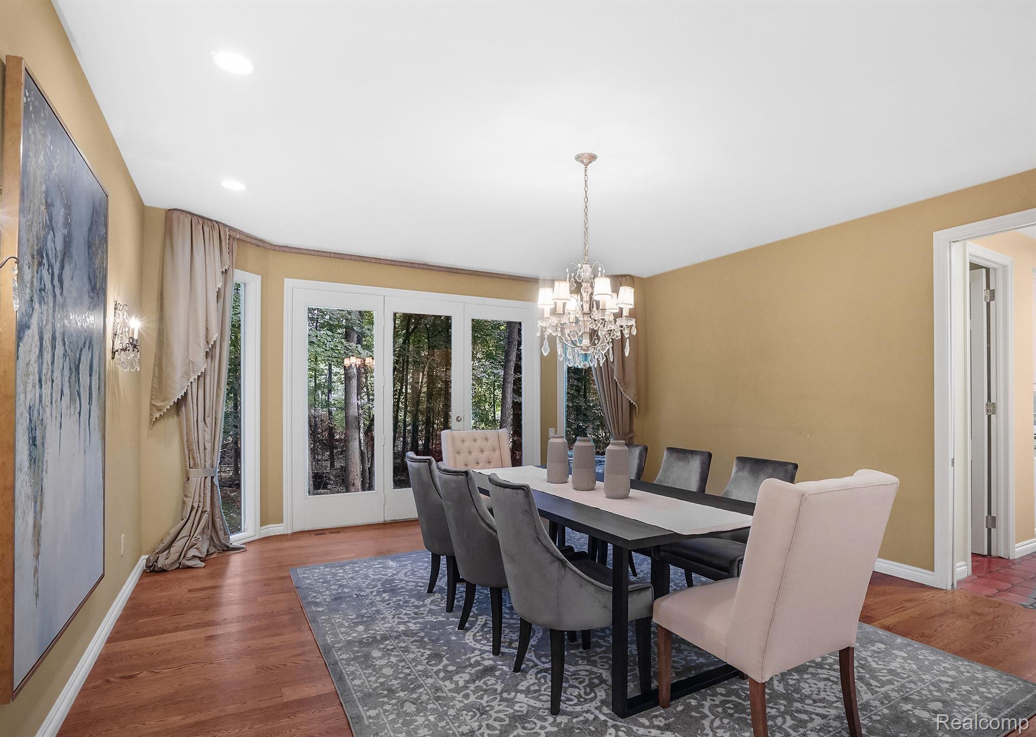 6212 BROMLEY Court