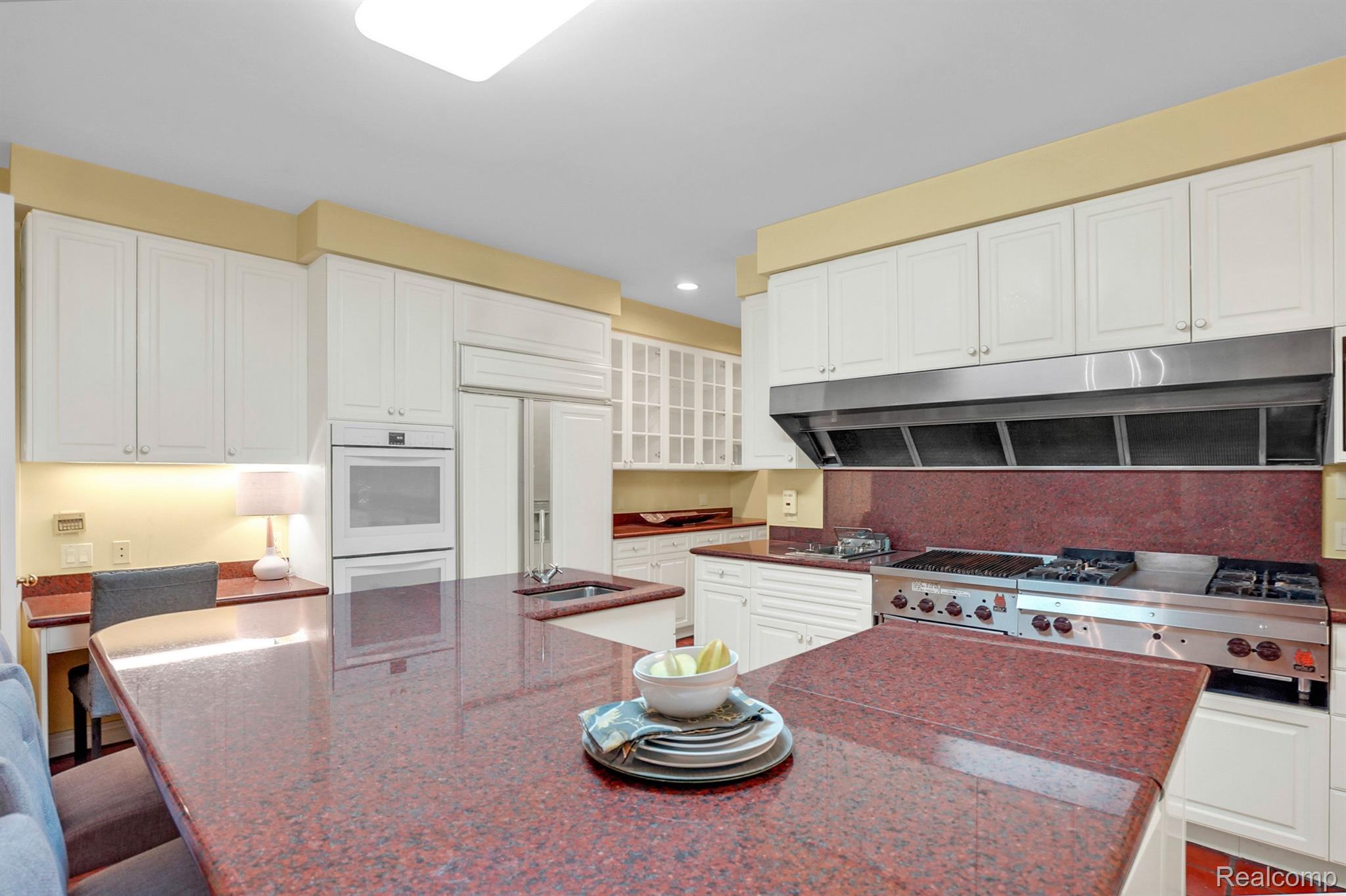 6212 BROMLEY Court