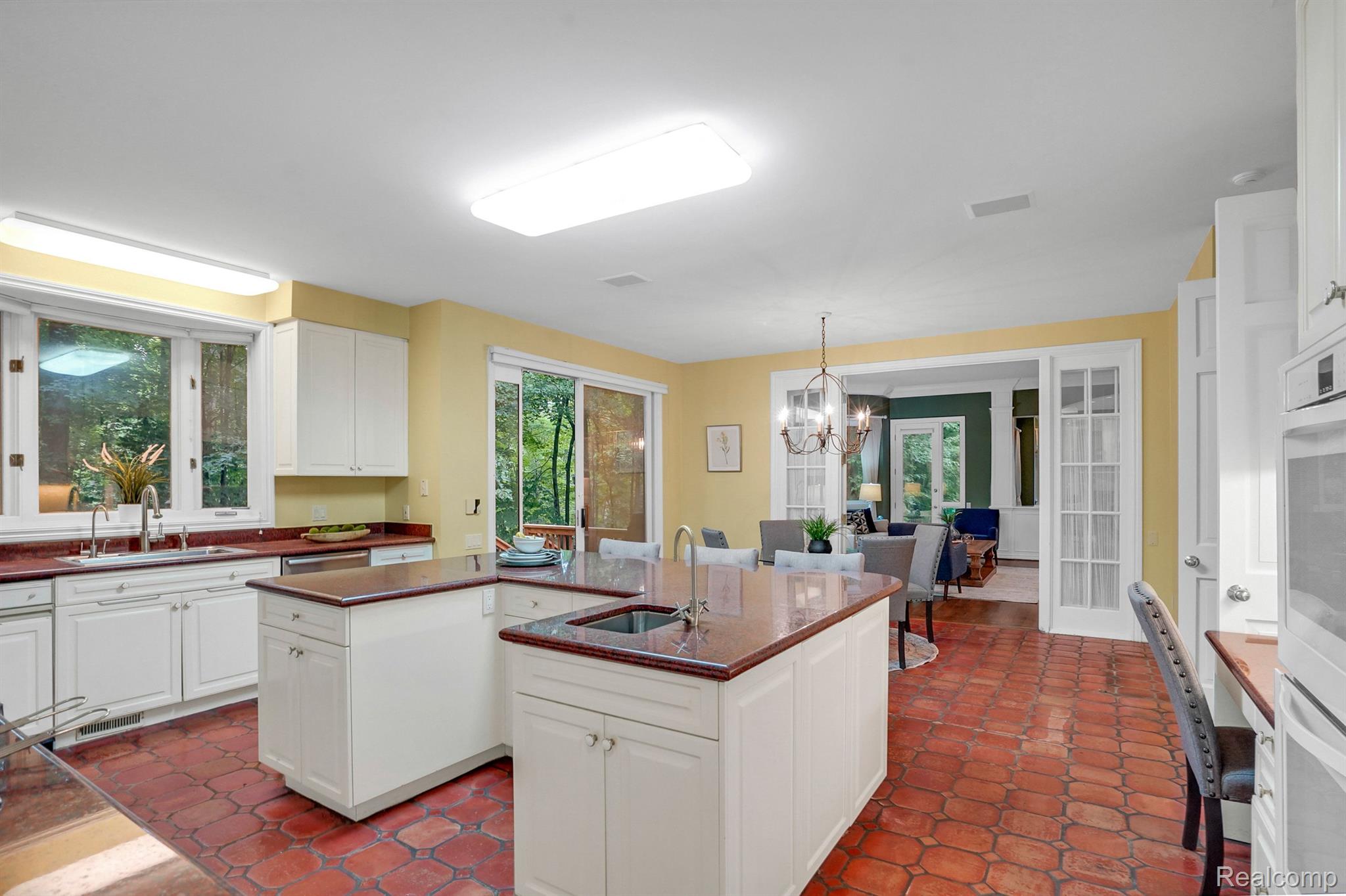6212 BROMLEY Court