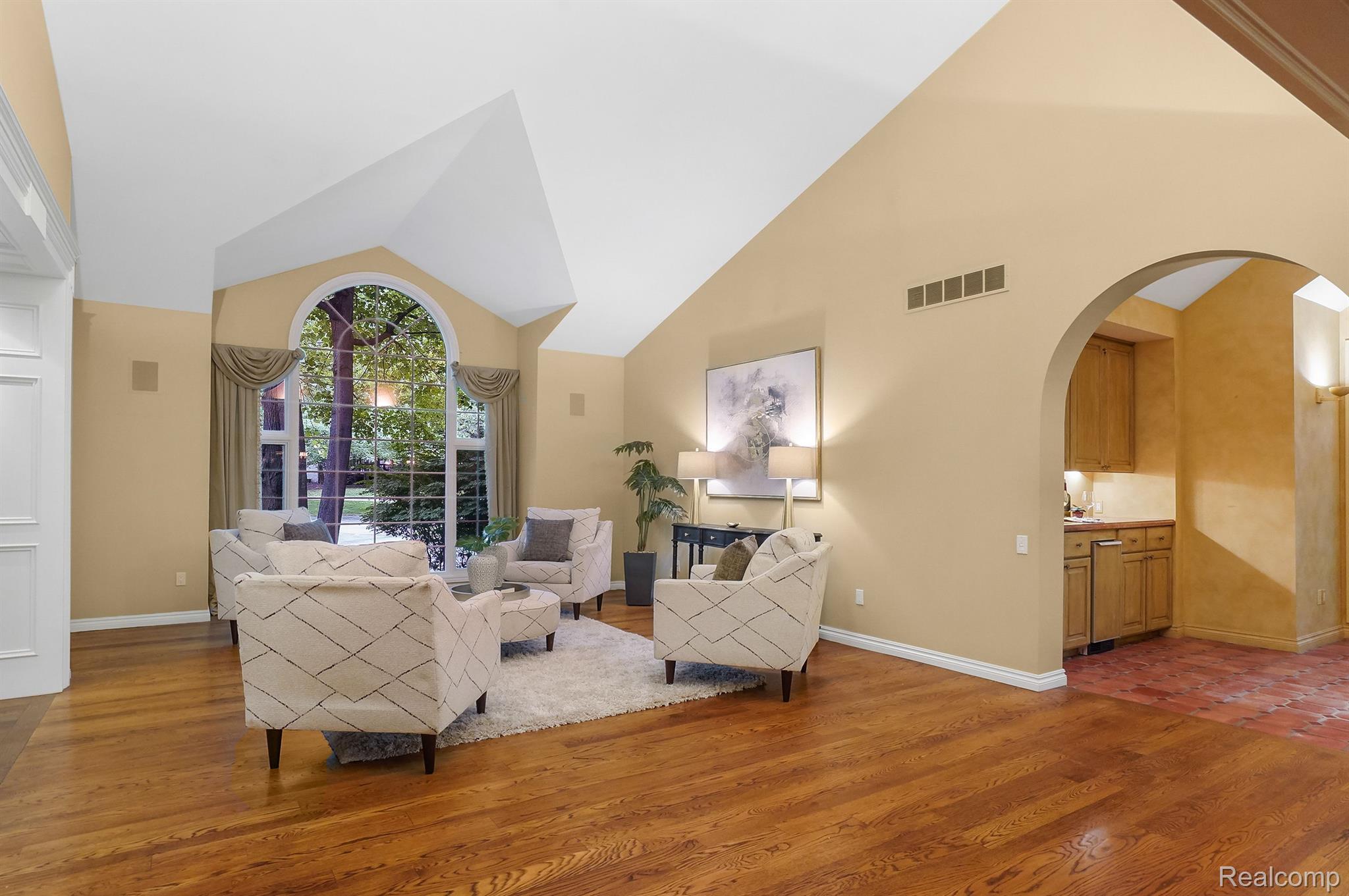 6212 BROMLEY Court