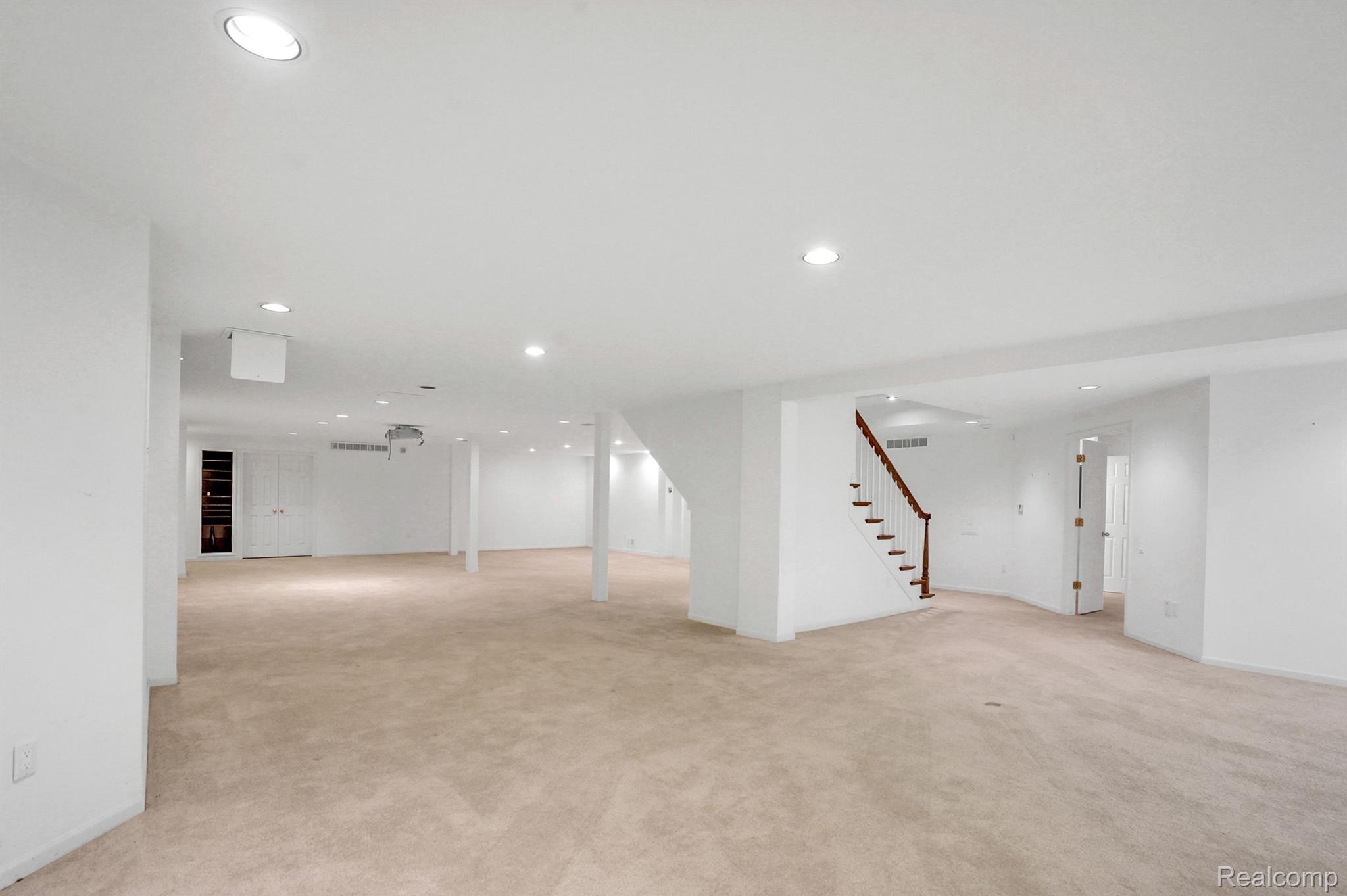 6212 BROMLEY Court